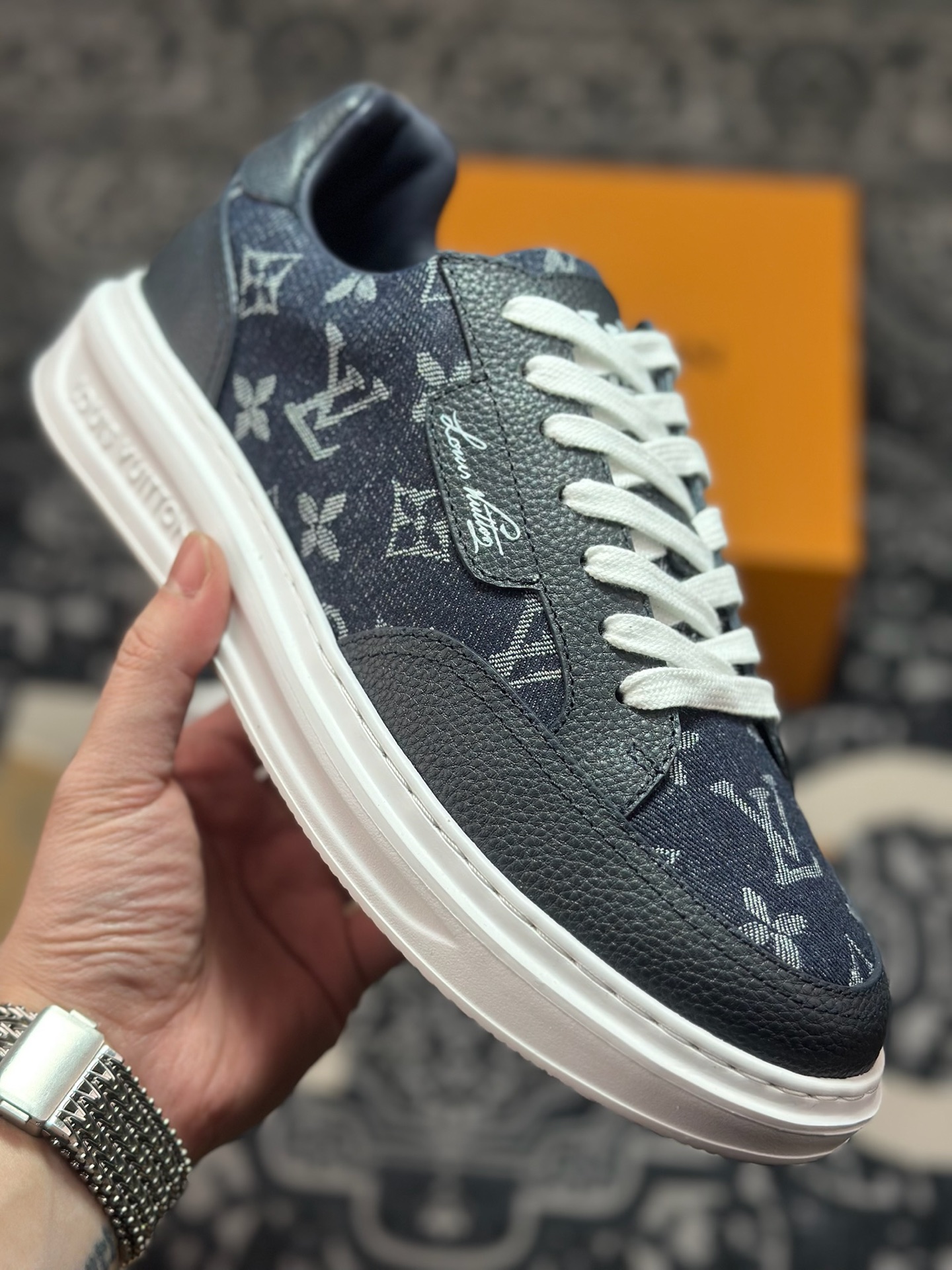 原装级别 LOUIS VUITTON Beverly Hills 牛皮革 圆头系带 低帮 板鞋-Top High Quatity Cheap Sneakers Fashion Clothing Clothes Bags handbags Shoes of all Brand wholesale With The best Quality And Beautiful Price from China Factory Chinese suppliers wholesaler seller 原装级别 LOUIS VUITTON Beverly Hills 牛皮革 圆头系带 低帮 板鞋