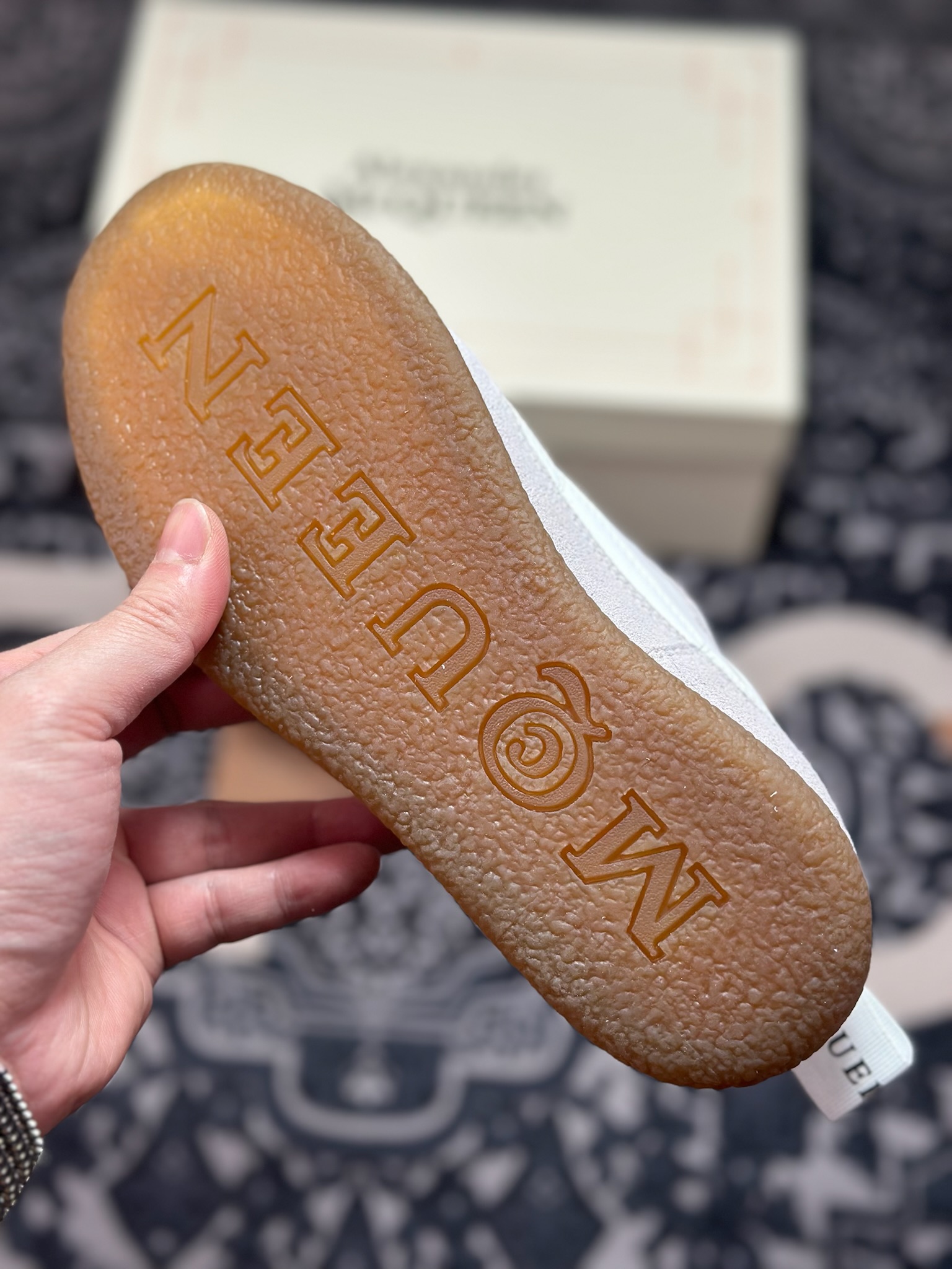 原装级别 Alexander McQUEEN 麦昆 德训鞋运动鞋-Top High Quatity Cheap Sneakers Fashion Clothing Clothes Bags handbags Shoes of all Brand wholesale With The best Quality And Beautiful Price from China Factory Chinese suppliers wholesaler seller 原装级别 Alexander McQUEEN 麦昆 德训鞋运动鞋