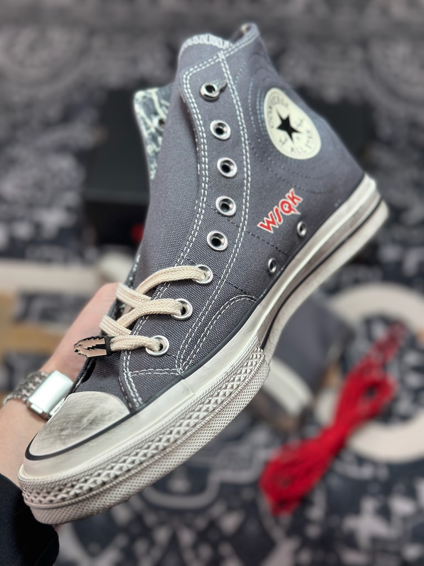 真标 Converse x怪奇物语/Stranger Things 匡威携手美剧《怪奇物语》 推出全新联名款高帮 A17933C-Top High Quatity Cheap Sneakers Fashion Clothing Clothes Bags handbags Shoes of all Brand wholesale With The best Quality And Beautiful Price from China Factory Chinese suppliers wholesaler seller 真标 Converse x怪奇物语/Stranger Things 匡威携手美剧《怪奇物语》 推出全新联名款高帮 A17933C