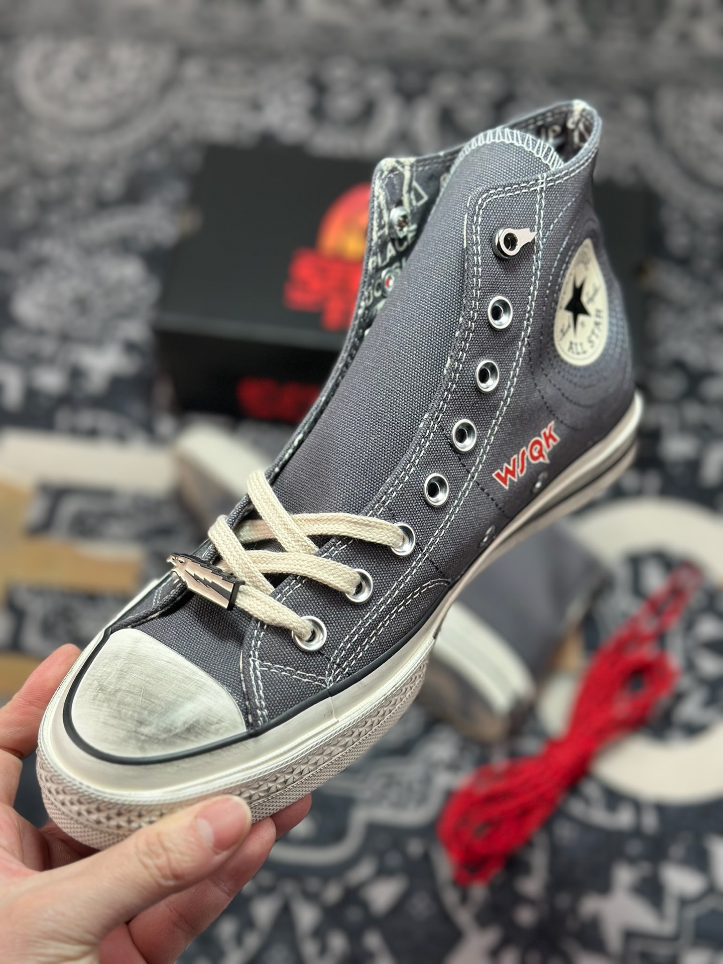 真标 Converse x怪奇物语/Stranger Things 匡威携手美剧《怪奇物语》 推出全新联名款高帮 A17933C-Top High Quatity Cheap Sneakers Fashion Clothing Clothes Bags handbags Shoes of all Brand wholesale With The best Quality And Beautiful Price from China Factory Chinese suppliers wholesaler seller 真标 Converse x怪奇物语/Stranger Things 匡威携手美剧《怪奇物语》 推出全新联名款高帮 A17933C