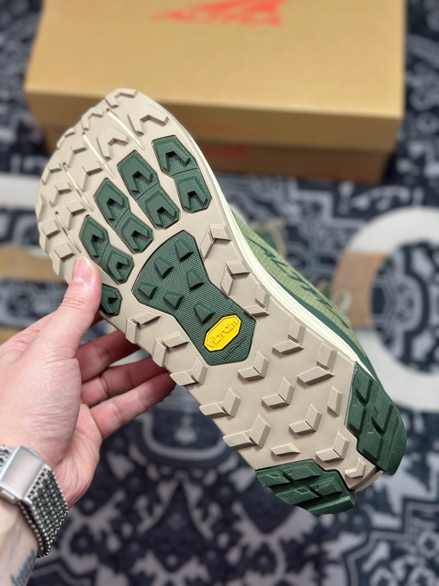 原装级别 平台专供 Altra Lone Peak 9 绿色 AL0A85RG330-Top High Quatity Cheap Sneakers Fashion Clothing Clothes Bags handbags Shoes of all Brand wholesale With The best Quality And Beautiful Price from China Factory Chinese suppliers wholesaler seller 原装级别 平台专供 Altra Lone Peak 9 绿色 AL0A85RG330