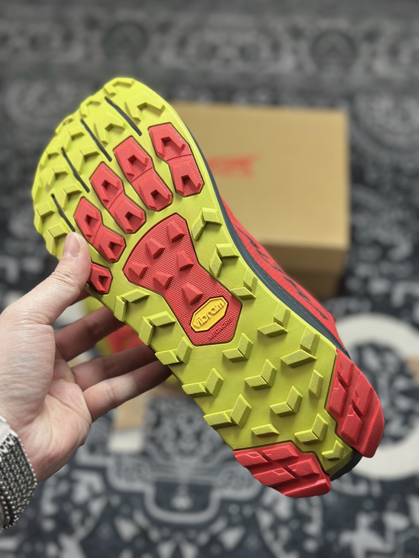 原装级别 平台专供 Altra Lone Peak 9 红色 AL0A85RG660-Top High Quatity Cheap Sneakers Fashion Clothing Clothes Bags handbags Shoes of all Brand wholesale With The best Quality And Beautiful Price from China Factory Chinese suppliers wholesaler seller 原装级别 平台专供 Altra Lone Peak 9 红色 AL0A85RG660