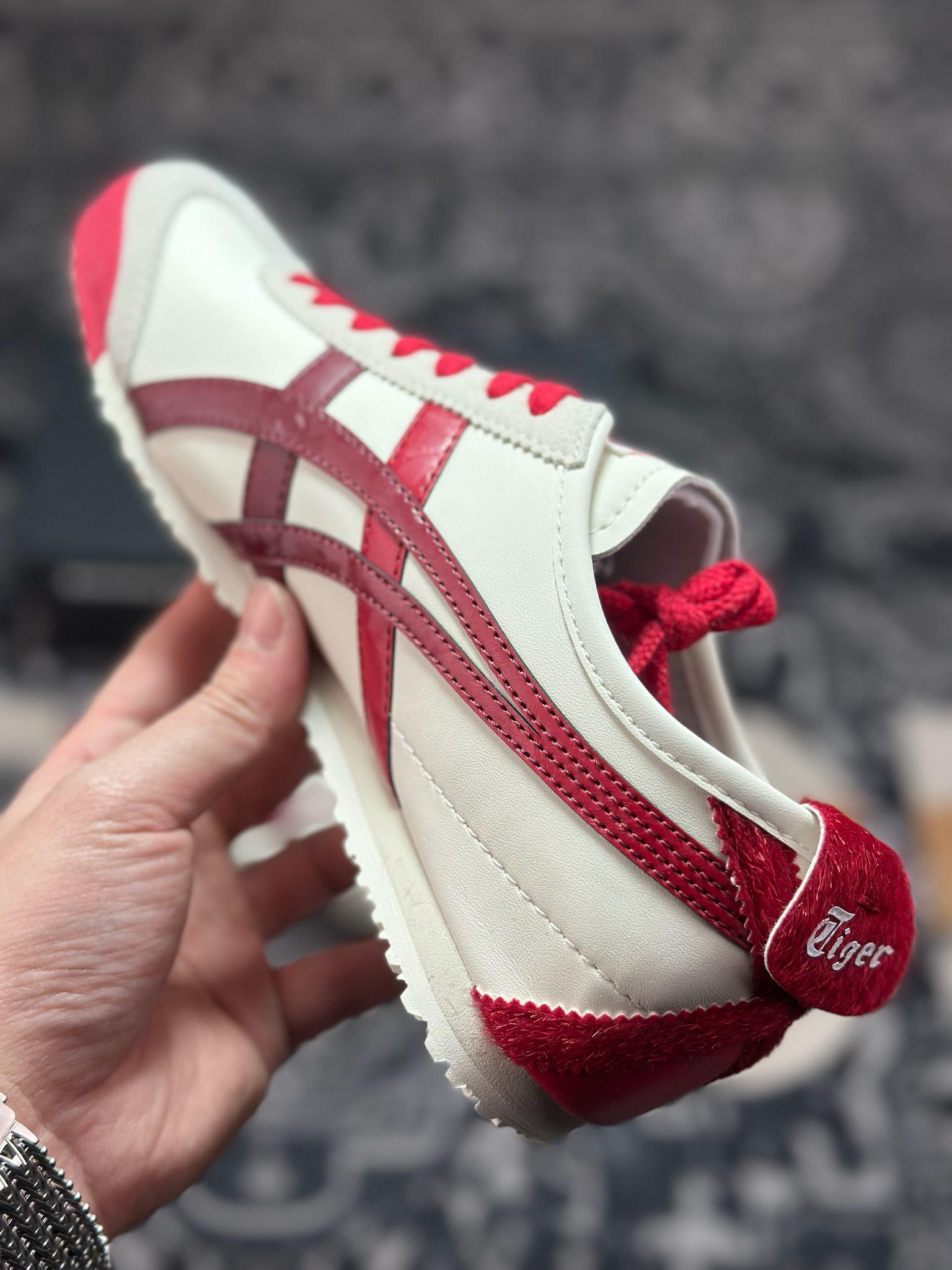 原厂级别 GS版 Asics 鬼冢虎 Mexico 66 马年限定 休闲低帮板鞋 1183C600-100-Top High Quatity Cheap Sneakers Fashion Clothing Clothes Bags handbags Shoes of all Brand wholesale With The best Quality And Beautiful Price from China Factory Chinese suppliers wholesaler seller 原厂级别 GS版 Asics 鬼冢虎 Mexico 66 马年限定 休闲低帮板鞋 1183C600-100