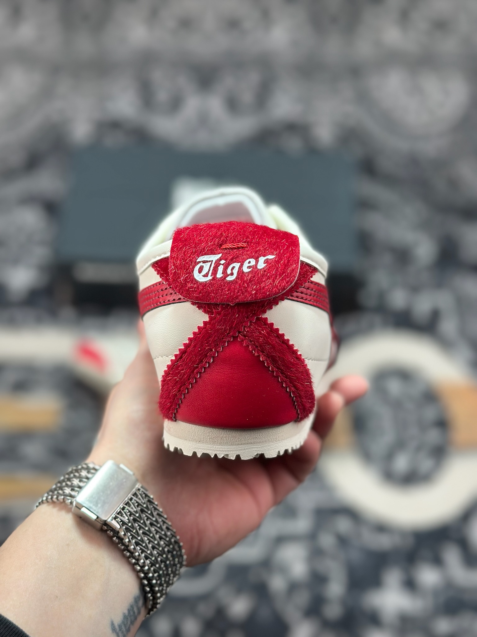原厂级别 GS版 Asics 鬼冢虎 Mexico 66 马年限定 休闲低帮板鞋 1183C600-100-Top High Quatity Cheap Sneakers Fashion Clothing Clothes Bags handbags Shoes of all Brand wholesale With The best Quality And Beautiful Price from China Factory Chinese suppliers wholesaler seller 原厂级别 GS版 Asics 鬼冢虎 Mexico 66 马年限定 休闲低帮板鞋 1183C600-100