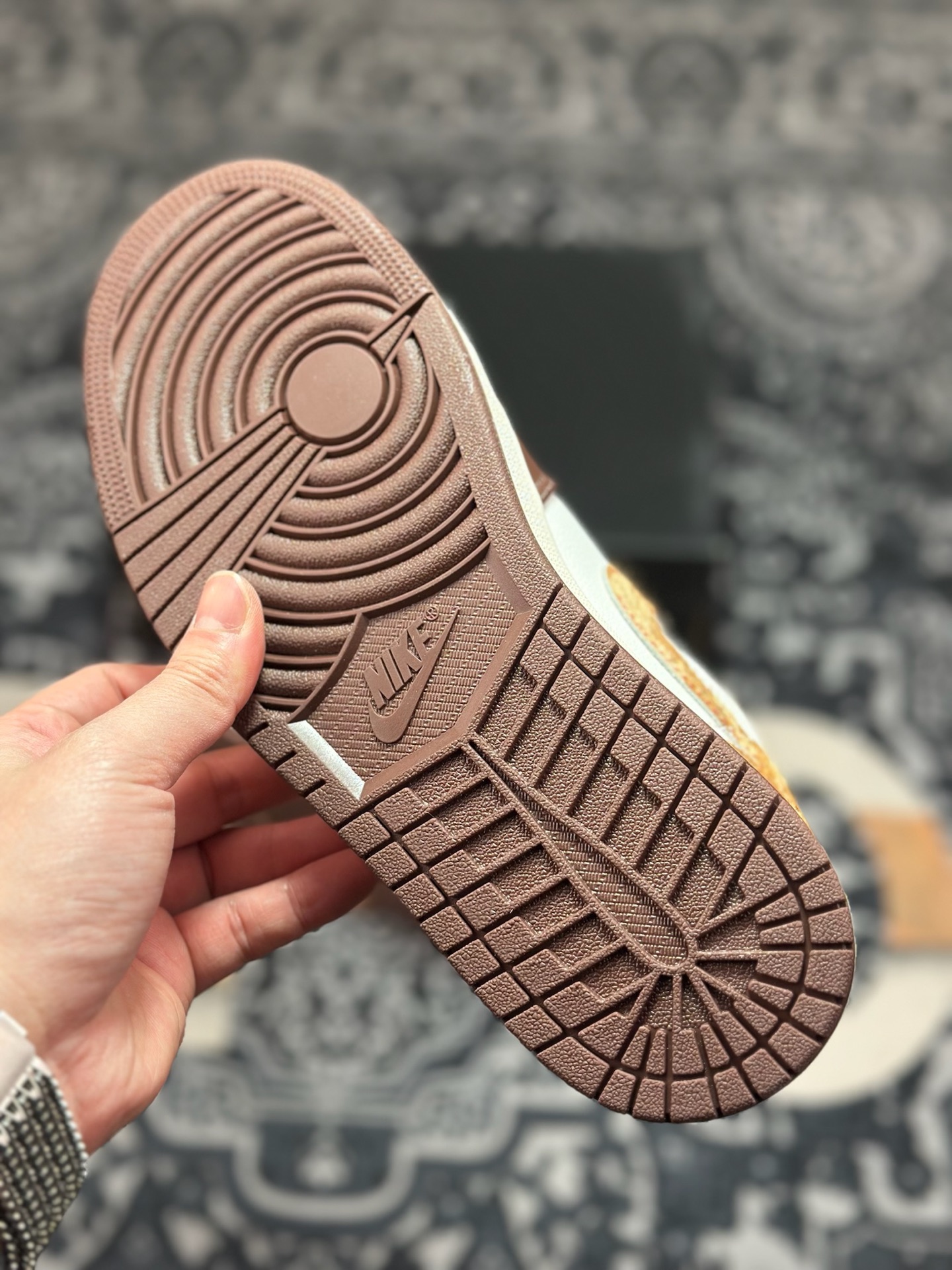 优选 原装级别 Air Jordan 1 Low ”N” 马年限定 AJ1乔1低帮 IQ5321-121-Top High Quatity Cheap Sneakers Fashion Clothing Clothes Bags handbags Shoes of all Brand wholesale With The best Quality And Beautiful Price from China Factory Chinese suppliers wholesaler seller 优选 原装级别 Air Jordan 1 Low ”N” 马年限定 AJ1乔1低帮 IQ5321-121