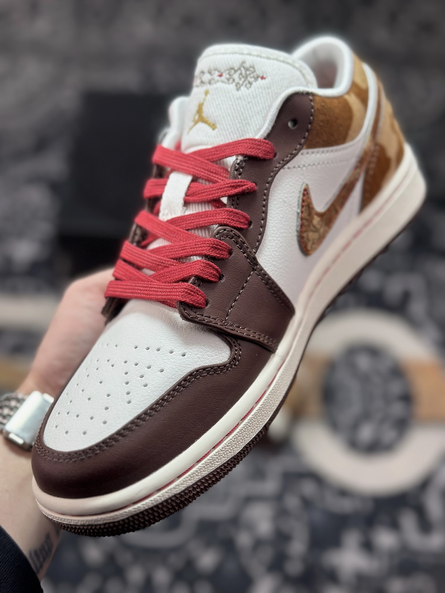 优选 原装级别 Air Jordan 1 Low ”N” 马年限定 AJ1乔1低帮 IQ5321-121-Top High Quatity Cheap Sneakers Fashion Clothing Clothes Bags handbags Shoes of all Brand wholesale With The best Quality And Beautiful Price from China Factory Chinese suppliers wholesaler seller 优选 原装级别 Air Jordan 1 Low ”N” 马年限定 AJ1乔1低帮 IQ5321-121
