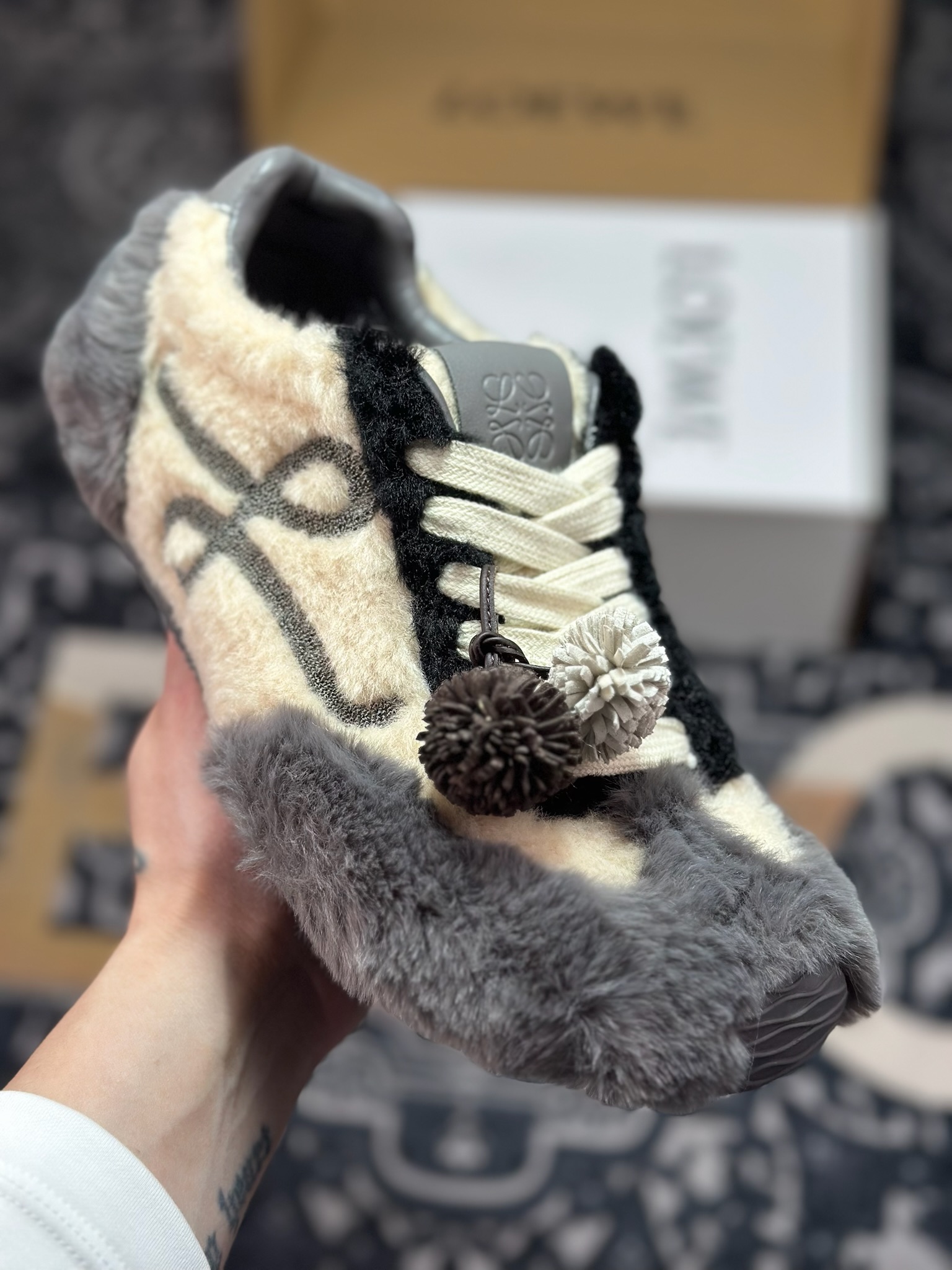 B2260 原装级别 LOEWE罗意威 Ballet Runner 2.0 2026 秋冬走秀款羊羔毛阿甘德训鞋