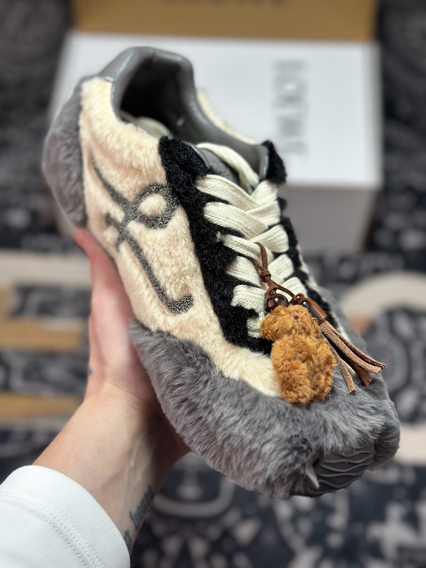 B2260 原装级别 LOEWE罗意威 Ballet Runner 2.0 2026 秋冬走秀款羊羔毛阿甘德训鞋
