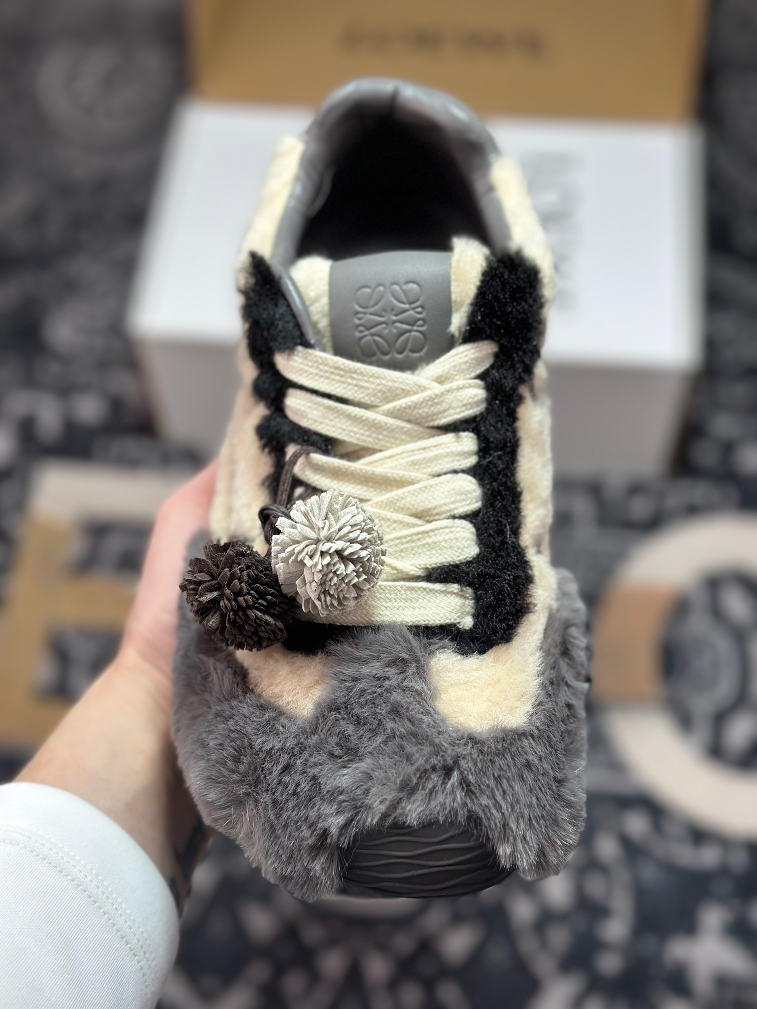 B2260 原装级别 LOEWE罗意威 Ballet Runner 2.0 2026 秋冬走秀款羊羔毛阿甘德训鞋