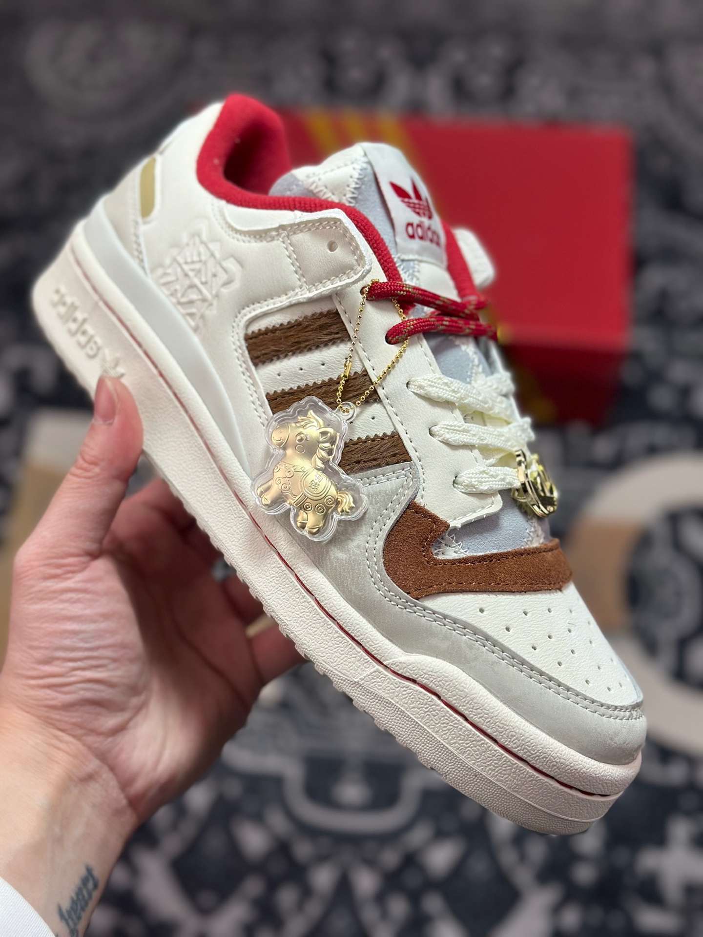 A9220 原装级别 AD Forum 84 Low 低帮百搭潮流休闲运动板鞋 KJ8751