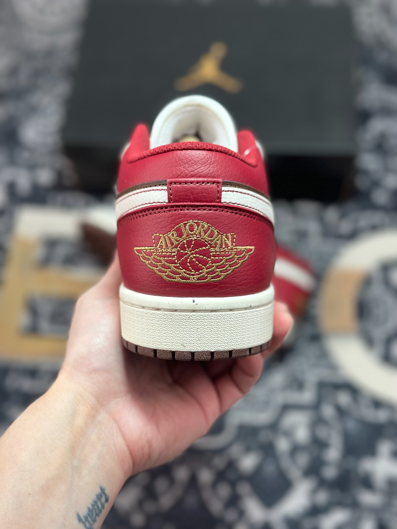 A6200 原装级别 Air Jordan 1 Low CNY 马年限定 AJ1低帮休闲板鞋 IR7600-211-Chinese UA Cheap High Quatity Brand Clothes Bags handbags Sneakers wholesale wholesaler seller from China Factory suppliers Fashion Clothing Shoes best Quality Beautiful Price A6200 原装级别 Air Jordan 1 Low CNY 马年限定 AJ1低帮休闲板鞋 IR7600-211