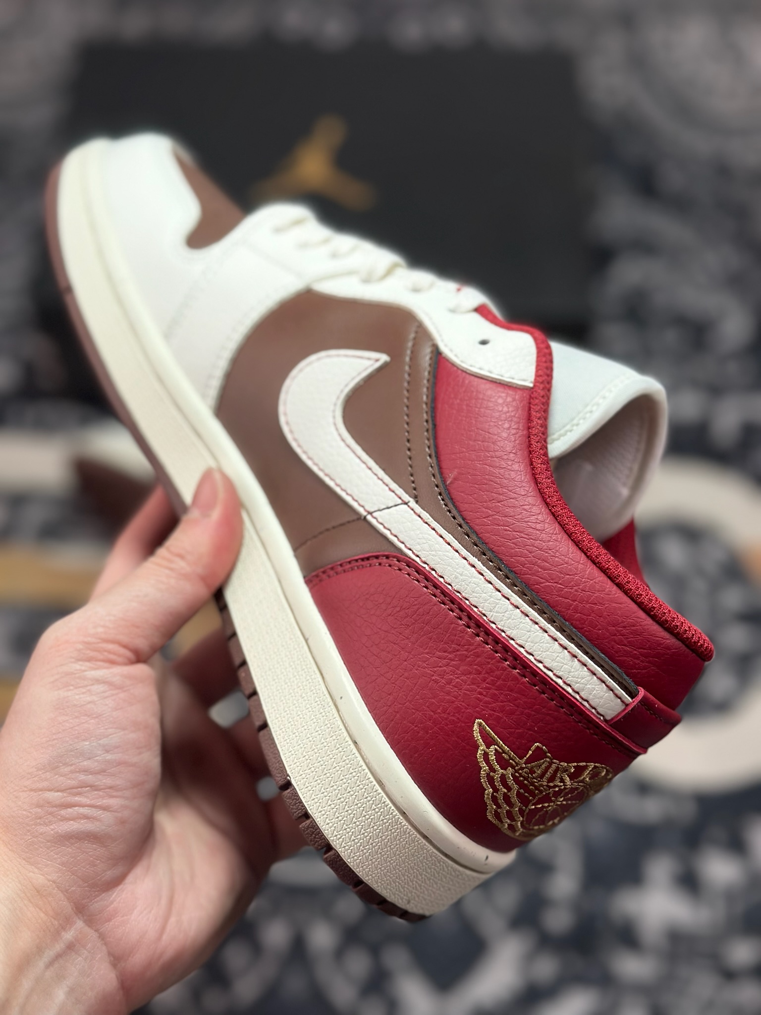 A6200 原装级别 Air Jordan 1 Low CNY 马年限定 AJ1低帮休闲板鞋 IR7600-211-Chinese UA Cheap High Quatity Brand Clothes Bags handbags Sneakers wholesale wholesaler seller from China Factory suppliers Fashion Clothing Shoes best Quality Beautiful Price A6200 原装级别 Air Jordan 1 Low CNY 马年限定 AJ1低帮休闲板鞋 IR7600-211