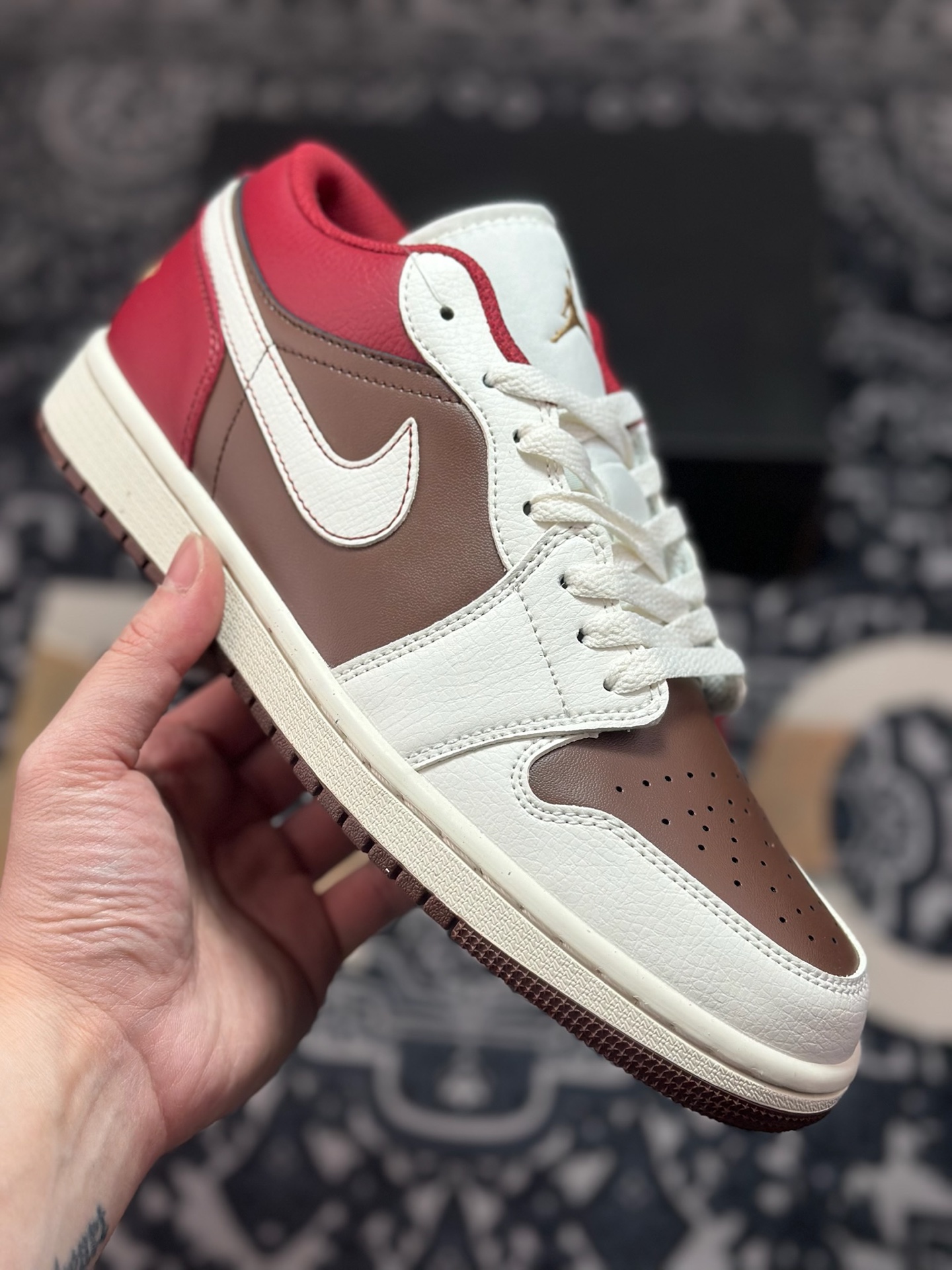 A6200 原装级别 Air Jordan 1 Low CNY 马年限定 AJ1低帮休闲板鞋 IR7600-211-Chinese UA Cheap High Quatity Brand Clothes Bags handbags Sneakers wholesale wholesaler seller from China Factory suppliers Fashion Clothing Shoes best Quality Beautiful Price A6200 原装级别 Air Jordan 1 Low CNY 马年限定 AJ1低帮休闲板鞋 IR7600-211
