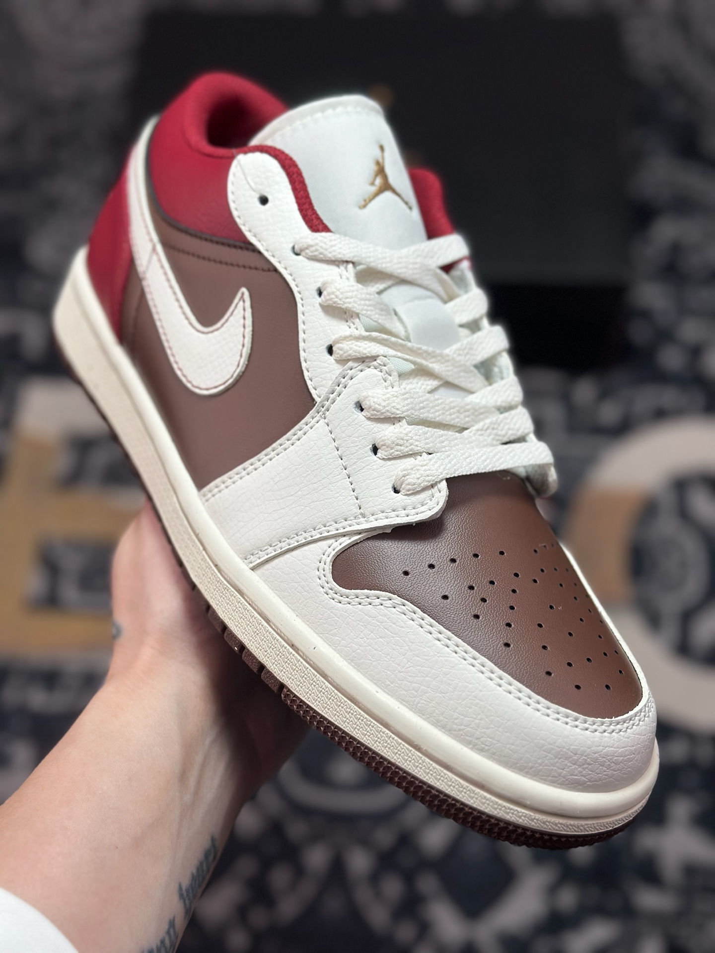 A6200 原装级别 Air Jordan 1 Low CNY 马年限定 AJ1低帮休闲板鞋 IR7600-211-Chinese UA Cheap High Quatity Brand Clothes Bags handbags Sneakers wholesale wholesaler seller from China Factory suppliers Fashion Clothing Shoes best Quality Beautiful Price A6200 原装级别 Air Jordan 1 Low CNY 马年限定 AJ1低帮休闲板鞋 IR7600-211