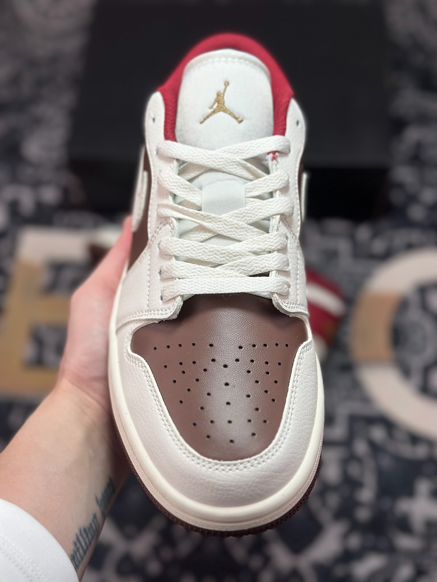 A6200 原装级别 Air Jordan 1 Low CNY 马年限定 AJ1低帮休闲板鞋 IR7600-211-Chinese UA Cheap High Quatity Brand Clothes Bags handbags Sneakers wholesale wholesaler seller from China Factory suppliers Fashion Clothing Shoes best Quality Beautiful Price A6200 原装级别 Air Jordan 1 Low CNY 马年限定 AJ1低帮休闲板鞋 IR7600-211