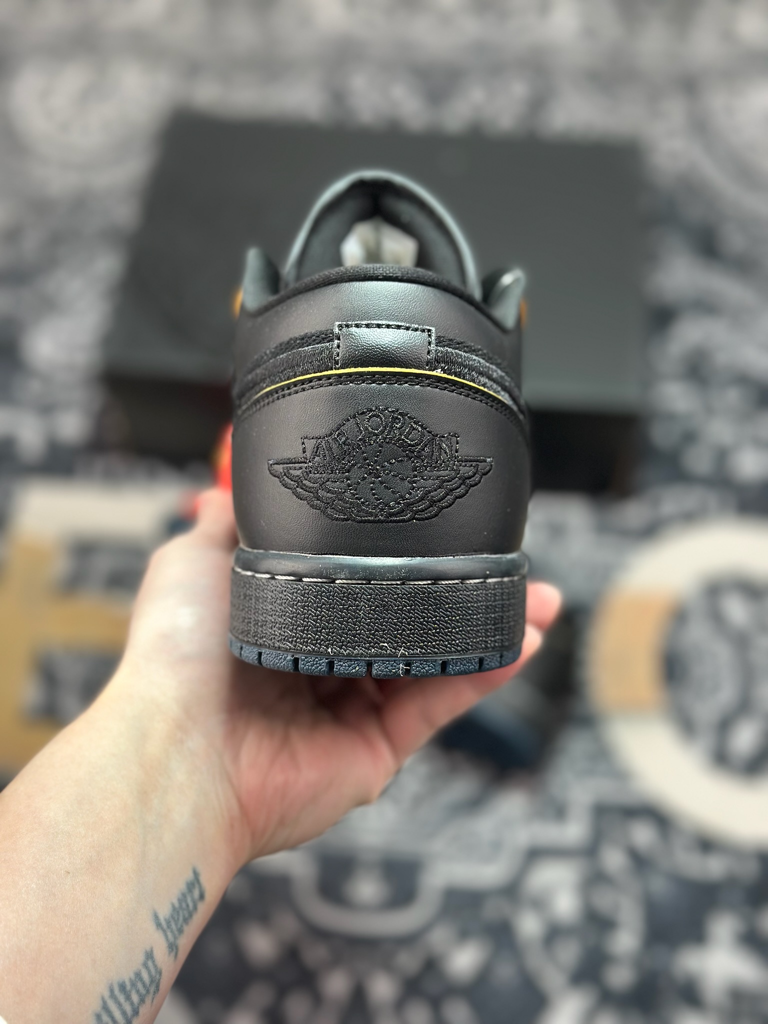 A6200 原装级别 Air Jordan 1 Low 黑橙 AJ1乔1低帮休闲板鞋 IQ3460-010-Chinese UA Cheap High Quatity Brand Clothes Bags handbags Sneakers wholesale wholesaler seller from China Factory suppliers Fashion Clothing Shoes best Quality Beautiful Price A6200 原装级别 Air Jordan 1 Low 黑橙 AJ1乔1低帮休闲板鞋 IQ3460-010