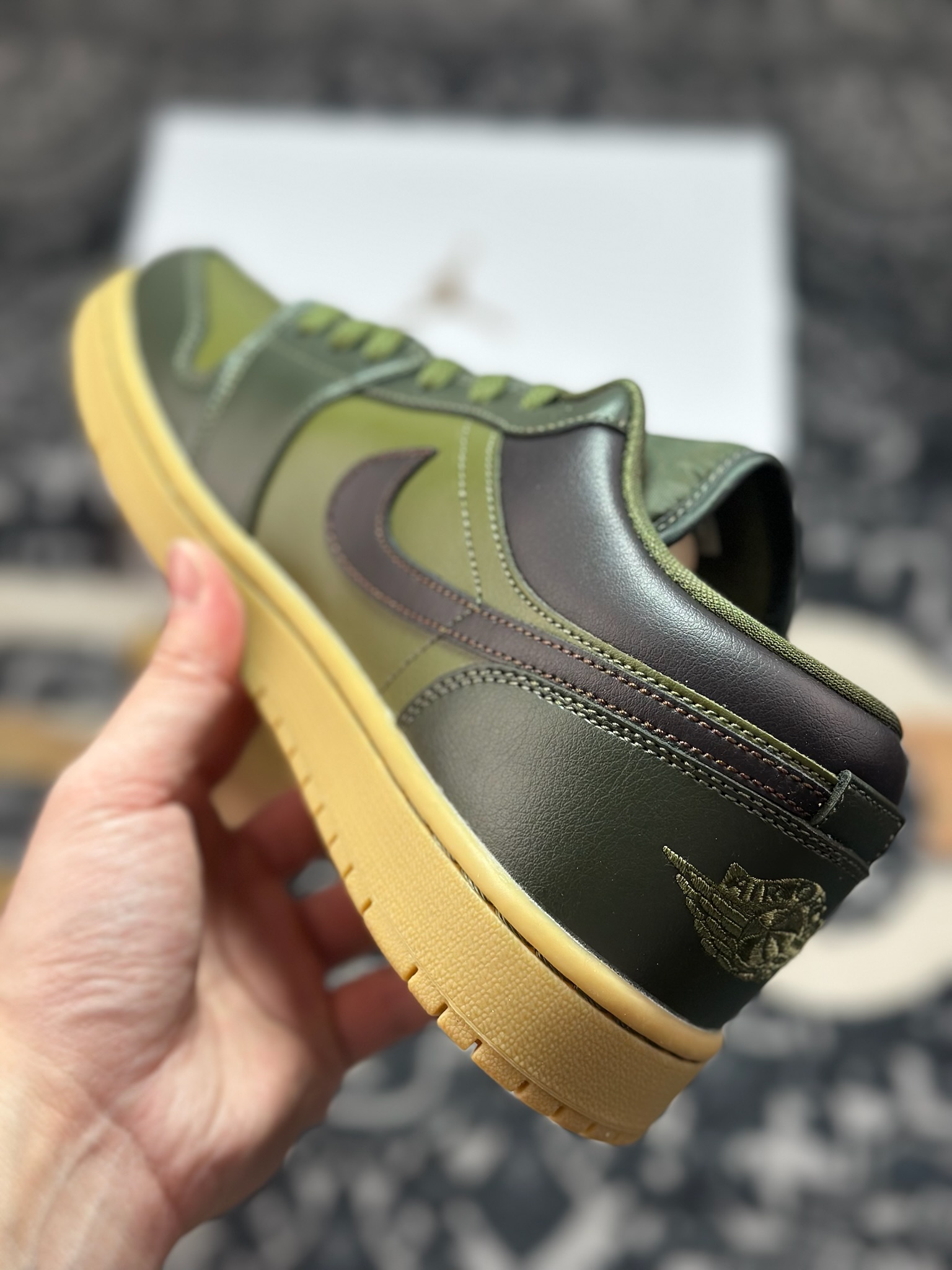 A6200 原装级别 Air Jordan 1 Low 暗黑绿 AJ1乔1低帮休闲板鞋 IR0840-325