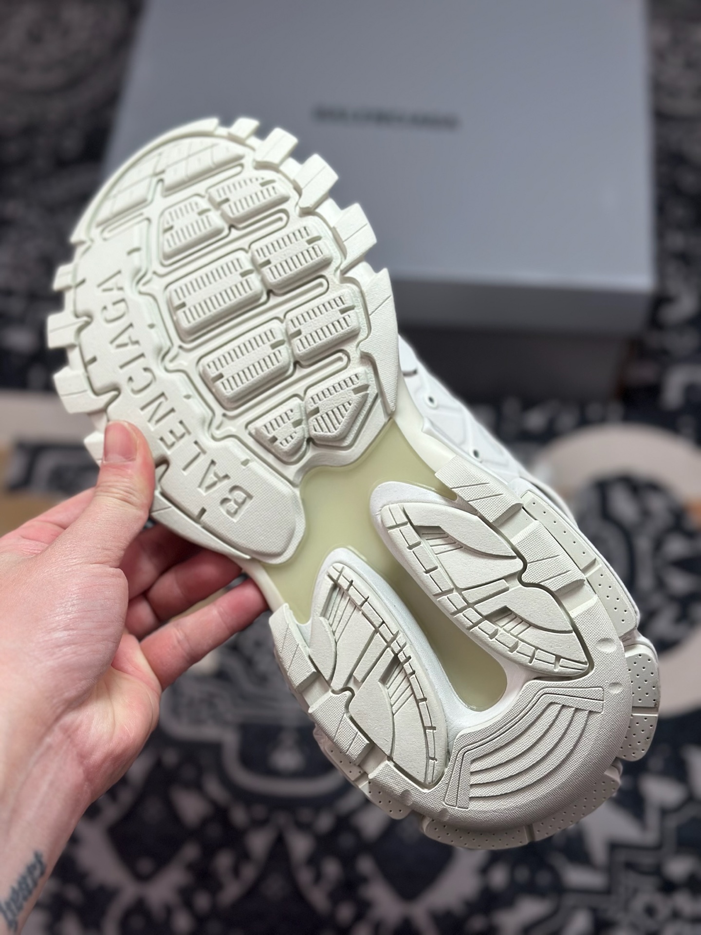 C9450 优选 原装级别 Balenciaga 巴黎世家 Track Sneaker 巴黎世家三代 542023 挂饰款 户外概念复古老爹鞋