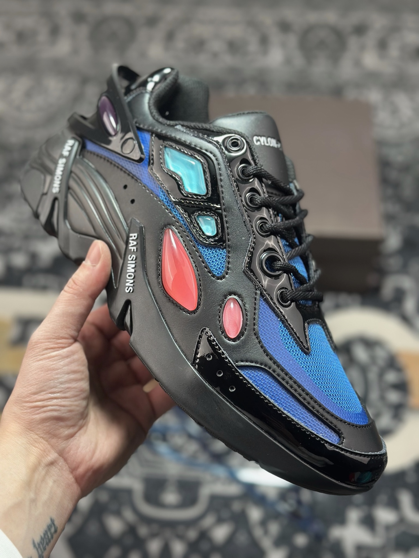 B9320 原装级别 RAF SIMONS 徽标 皮革款 来自比利时设计师-Chinese UA Cheap High Quatity Brand Clothes Bags handbags Sneakers wholesale wholesaler seller from China Factory suppliers Fashion Clothing Shoes best Quality Beautiful Price B9320 原装级别 RAF SIMONS 徽标 皮革款 来自比利时设计师