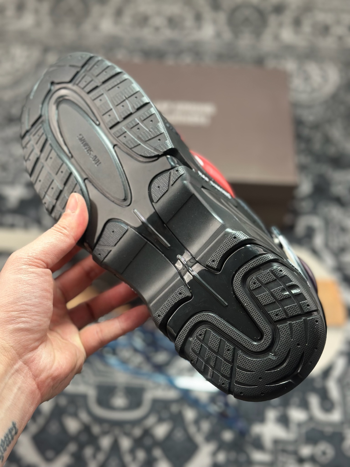 B9320 原装级别 RAF SIMONS 徽标 皮革款 来自比利时设计师-Chinese UA Cheap High Quatity Brand Clothes Bags handbags Sneakers wholesale wholesaler seller from China Factory suppliers Fashion Clothing Shoes best Quality Beautiful Price B9320 原装级别 RAF SIMONS 徽标 皮革款 来自比利时设计师