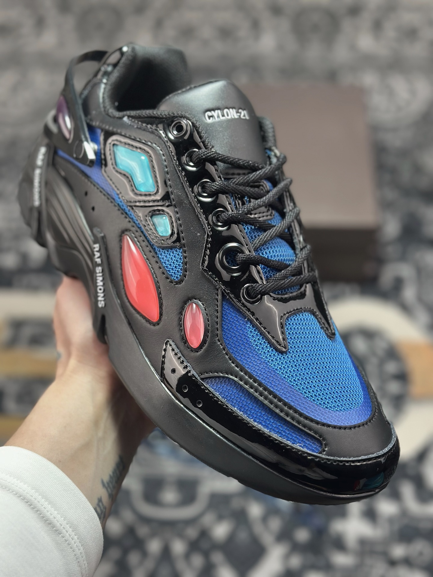 B9320 原装级别 RAF SIMONS 徽标 皮革款 来自比利时设计师-Chinese UA Cheap High Quatity Brand Clothes Bags handbags Sneakers wholesale wholesaler seller from China Factory suppliers Fashion Clothing Shoes best Quality Beautiful Price B9320 原装级别 RAF SIMONS 徽标 皮革款 来自比利时设计师