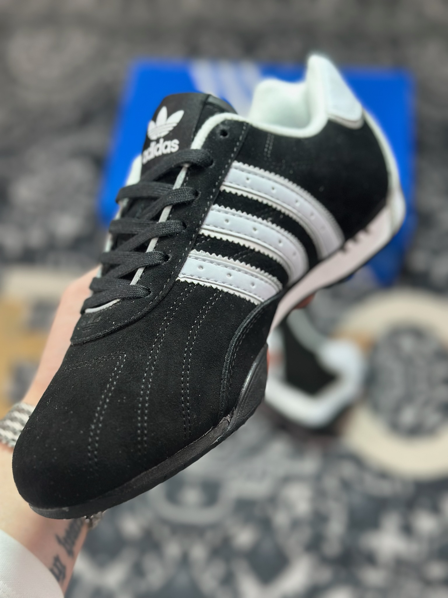 B2260 原装级别 Adidas originals ADIRACER 潮流运动防滑耐磨 阿迪达斯低帮休闲跑步鞋 JP7009-Chinese UA Cheap High Quatity Brand Clothes Bags handbags Sneakers wholesale wholesaler seller from China Factory suppliers Fashion Clothing Shoes best Quality Beautiful Price B2260 原装级别 Adidas originals ADIRACER 潮流运动防滑耐磨 阿迪达斯低帮休闲跑步鞋 JP7009