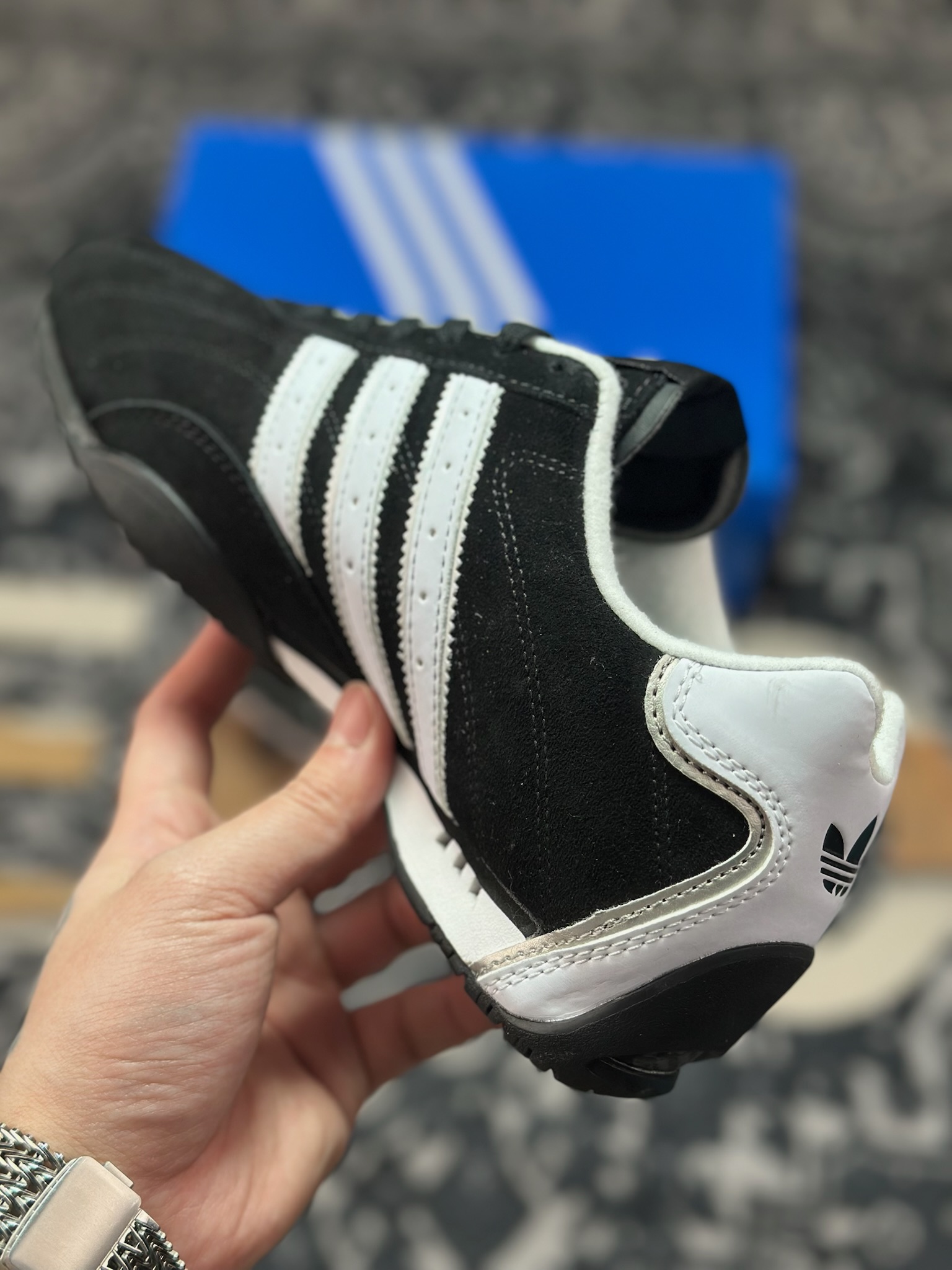 B2260 原装级别 Adidas originals ADIRACER 潮流运动防滑耐磨 阿迪达斯低帮休闲跑步鞋 JP7009-Chinese UA Cheap High Quatity Brand Clothes Bags handbags Sneakers wholesale wholesaler seller from China Factory suppliers Fashion Clothing Shoes best Quality Beautiful Price B2260 原装级别 Adidas originals ADIRACER 潮流运动防滑耐磨 阿迪达斯低帮休闲跑步鞋 JP7009