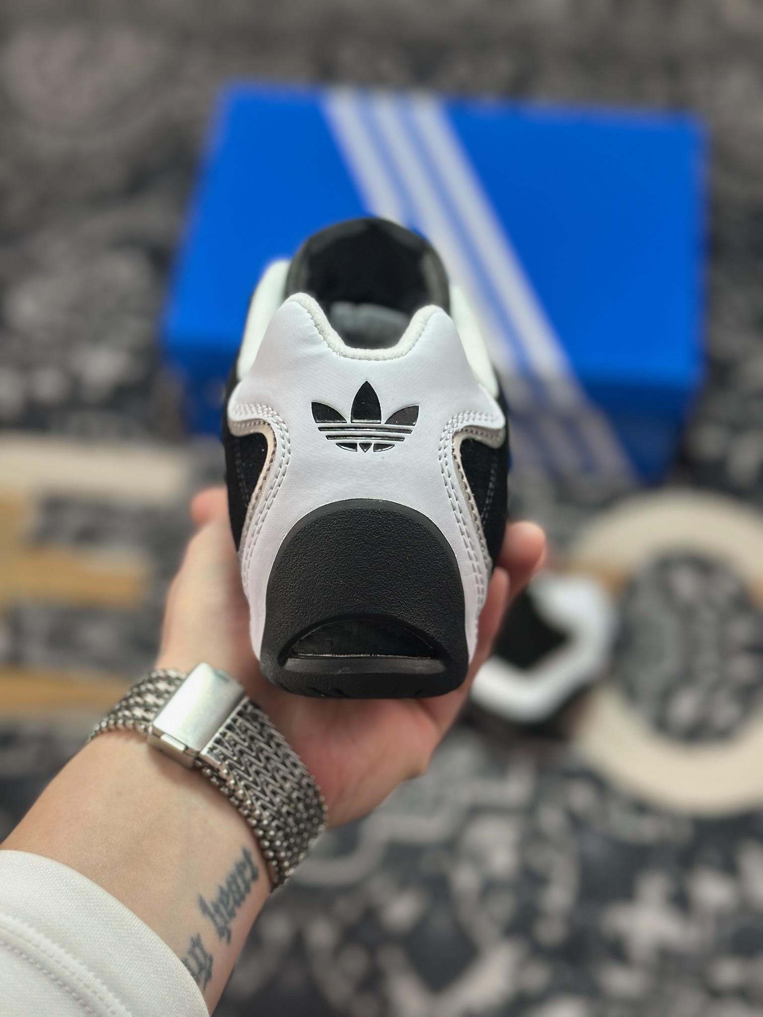 B2260 原装级别 Adidas originals ADIRACER 潮流运动防滑耐磨 阿迪达斯低帮休闲跑步鞋 JP7009-Chinese UA Cheap High Quatity Brand Clothes Bags handbags Sneakers wholesale wholesaler seller from China Factory suppliers Fashion Clothing Shoes best Quality Beautiful Price B2260 原装级别 Adidas originals ADIRACER 潮流运动防滑耐磨 阿迪达斯低帮休闲跑步鞋 JP7009