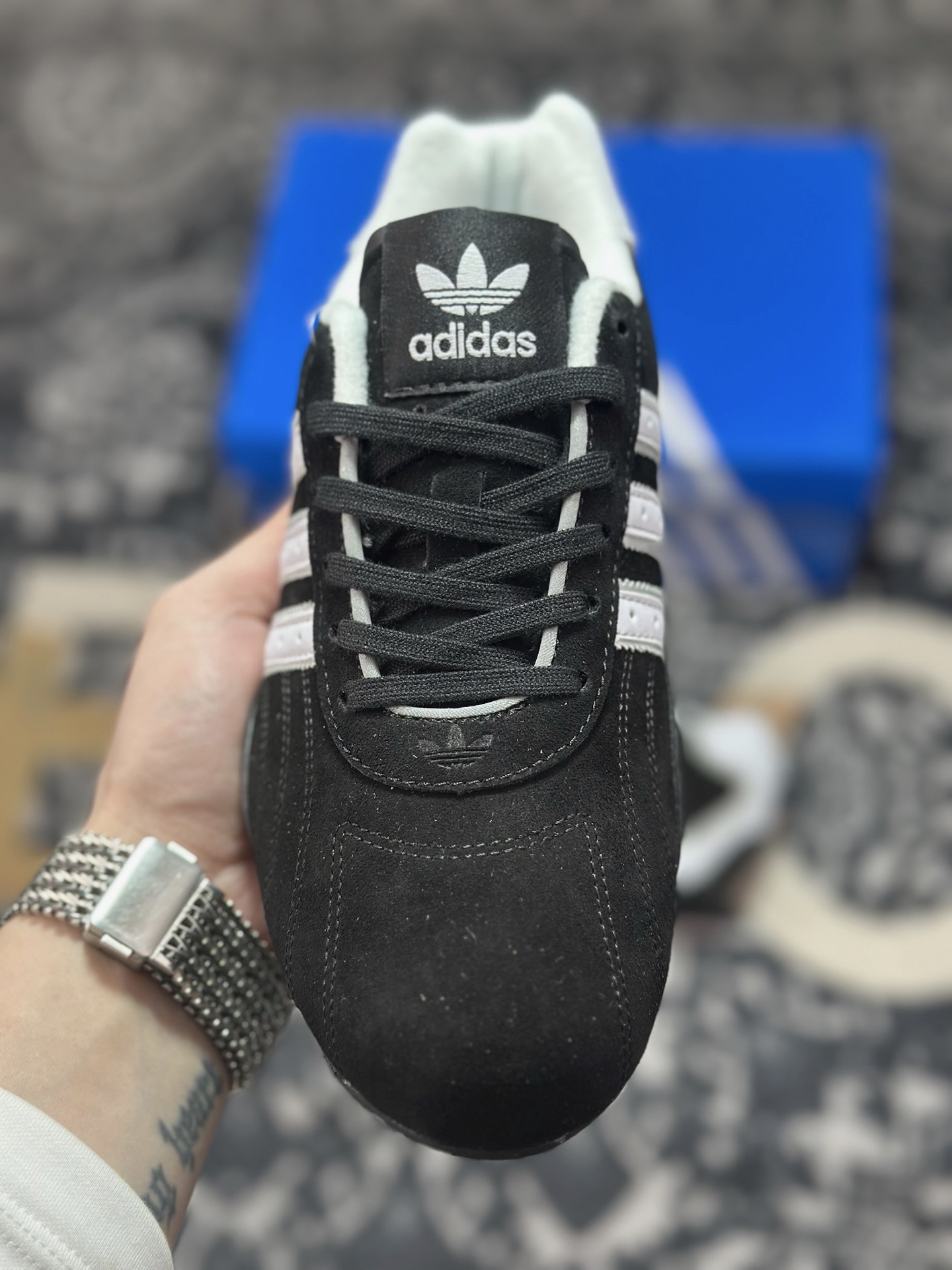 B2260 原装级别 Adidas originals ADIRACER 潮流运动防滑耐磨 阿迪达斯低帮休闲跑步鞋 JP7009-Chinese UA Cheap High Quatity Brand Clothes Bags handbags Sneakers wholesale wholesaler seller from China Factory suppliers Fashion Clothing Shoes best Quality Beautiful Price B2260 原装级别 Adidas originals ADIRACER 潮流运动防滑耐磨 阿迪达斯低帮休闲跑步鞋 JP7009