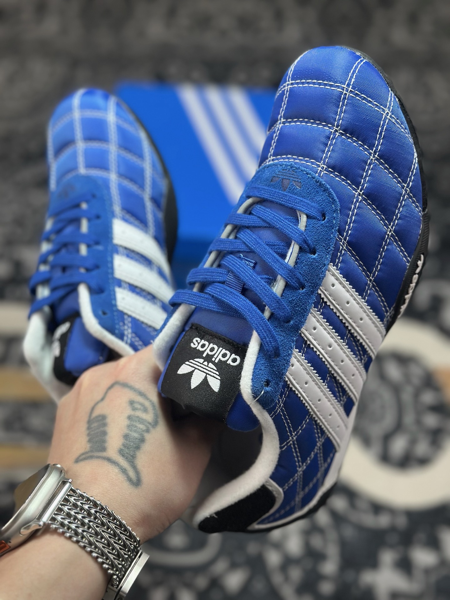 B2260 原装级别 Adidas originals ADIRACER 潮流运动防滑耐磨 阿迪达斯低帮休闲跑步鞋 JP7012-Chinese UA Cheap High Quatity Brand Clothes Bags handbags Sneakers wholesale wholesaler seller from China Factory suppliers Fashion Clothing Shoes best Quality Beautiful Price B2260 原装级别 Adidas originals ADIRACER 潮流运动防滑耐磨 阿迪达斯低帮休闲跑步鞋 JP7012