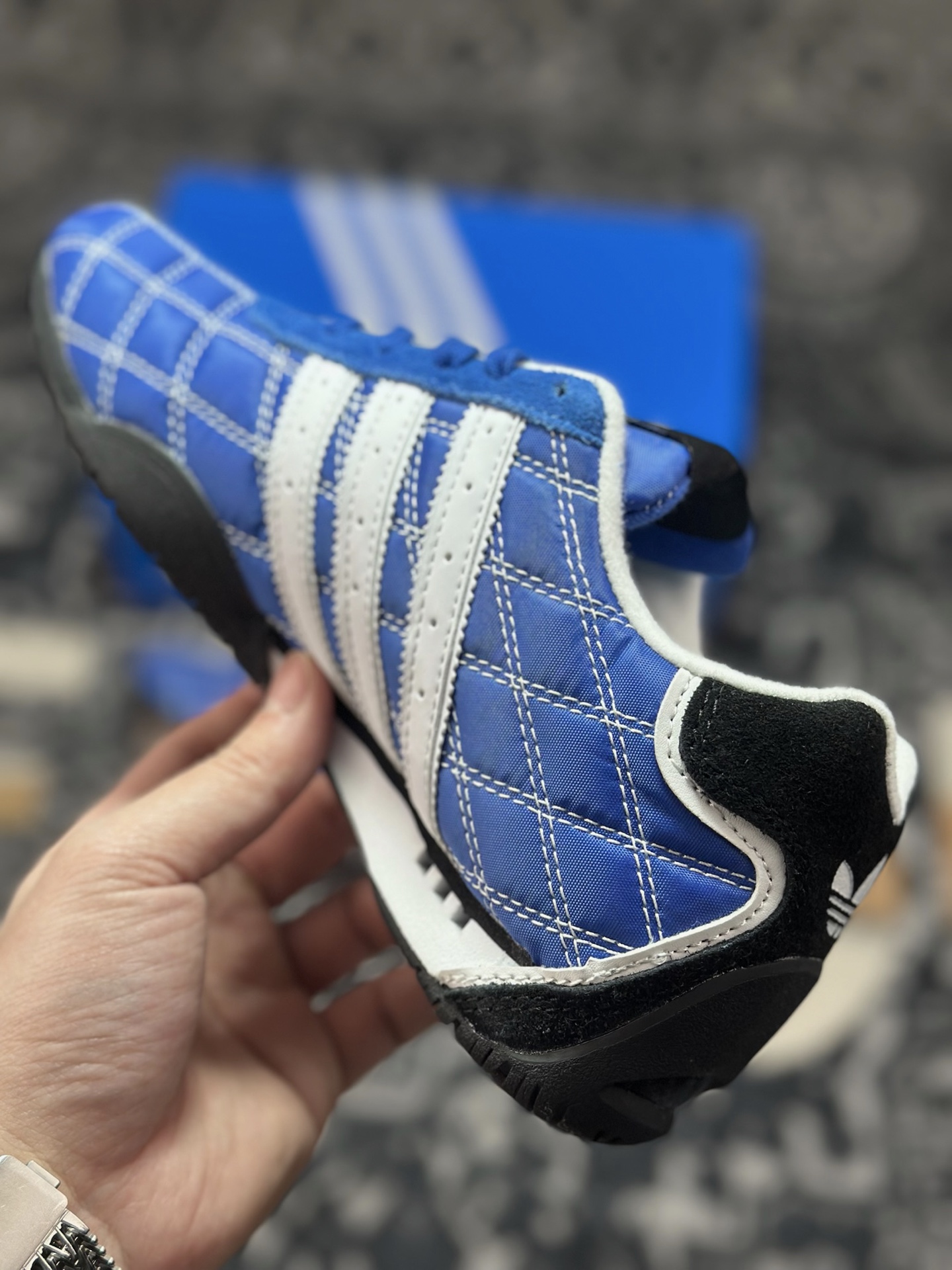 B2260 原装级别 Adidas originals ADIRACER 潮流运动防滑耐磨 阿迪达斯低帮休闲跑步鞋 JP7012-Chinese UA Cheap High Quatity Brand Clothes Bags handbags Sneakers wholesale wholesaler seller from China Factory suppliers Fashion Clothing Shoes best Quality Beautiful Price B2260 原装级别 Adidas originals ADIRACER 潮流运动防滑耐磨 阿迪达斯低帮休闲跑步鞋 JP7012
