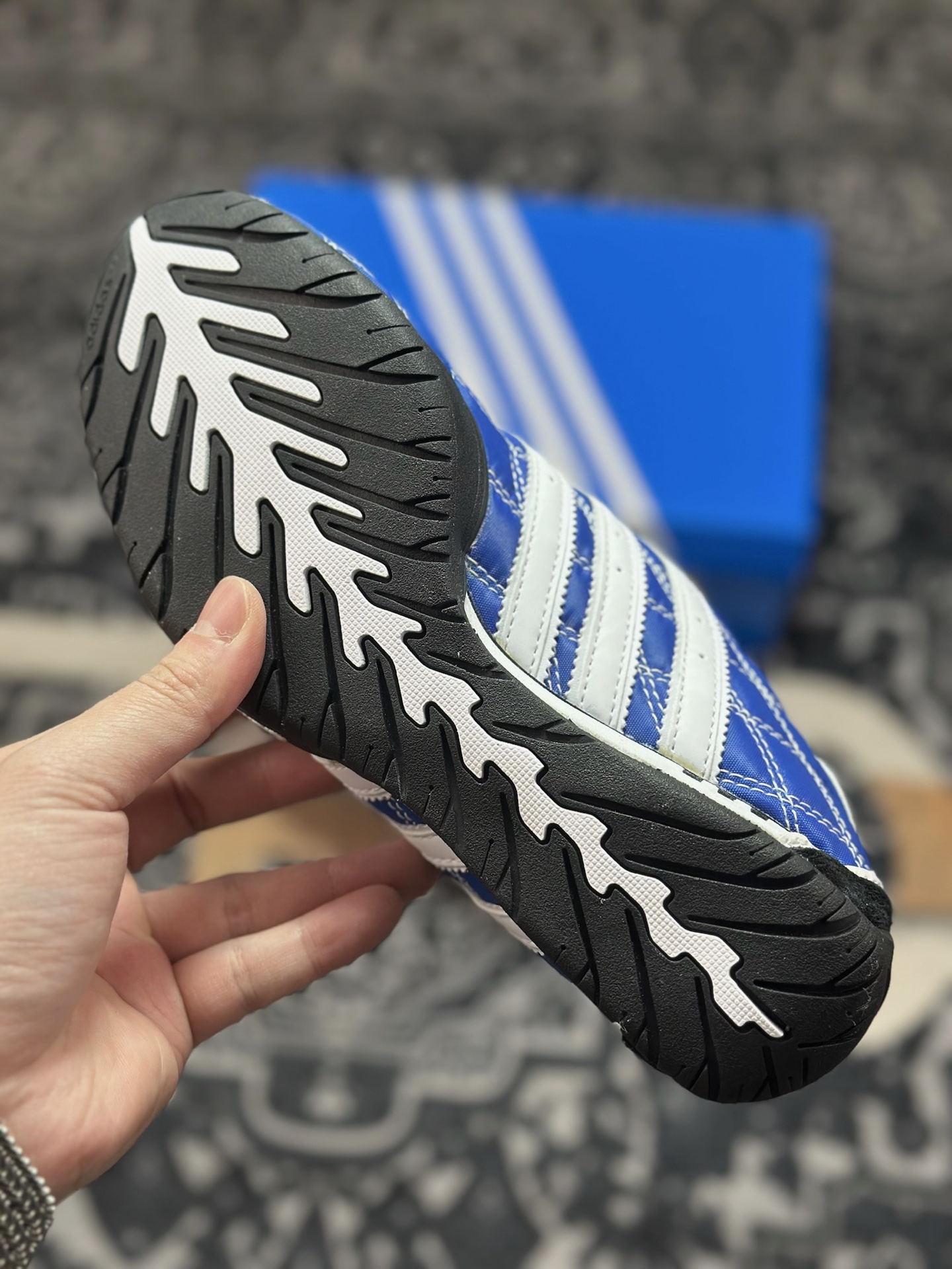 B2260 原装级别 Adidas originals ADIRACER 潮流运动防滑耐磨 阿迪达斯低帮休闲跑步鞋 JP7012-Chinese UA Cheap High Quatity Brand Clothes Bags handbags Sneakers wholesale wholesaler seller from China Factory suppliers Fashion Clothing Shoes best Quality Beautiful Price B2260 原装级别 Adidas originals ADIRACER 潮流运动防滑耐磨 阿迪达斯低帮休闲跑步鞋 JP7012