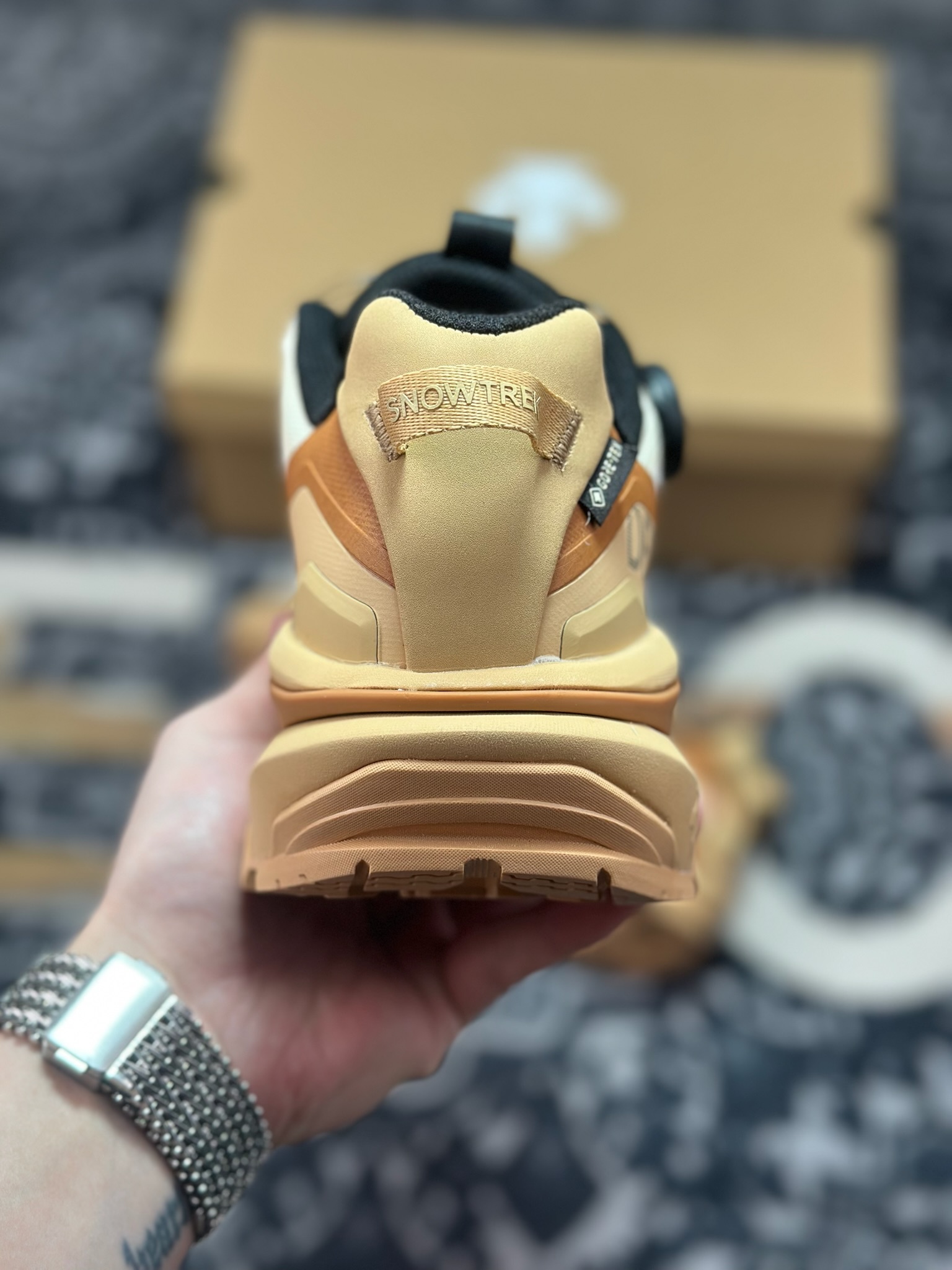 B5280 原装级别 迪桑特DESCENTE SKI STYLE系列GORE-TEX 舒适 耐磨防水 低帮 徒步鞋 D5131SSN38-Chinese UA Cheap High Quatity Brand Clothes Bags handbags Sneakers wholesale wholesaler seller from China Factory suppliers Fashion Clothing Shoes best Quality Beautiful Price B5280 原装级别 迪桑特DESCENTE SKI STYLE系列GORE-TEX 舒适 耐磨防水 低帮 徒步鞋 D5131SSN38