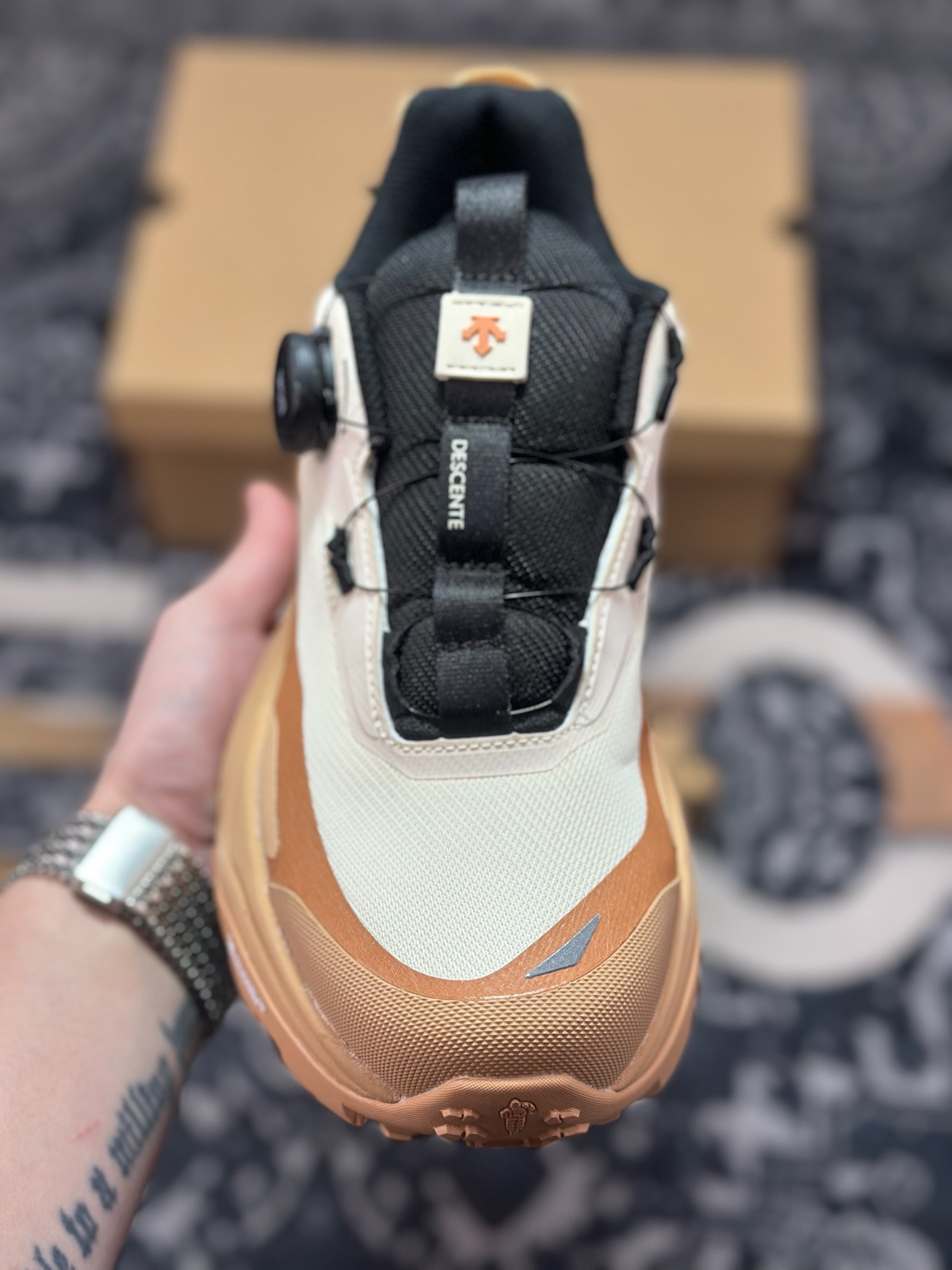 B5280 原装级别 迪桑特DESCENTE SKI STYLE系列GORE-TEX 舒适 耐磨防水 低帮 徒步鞋 D5131SSN38-Chinese UA Cheap High Quatity Brand Clothes Bags handbags Sneakers wholesale wholesaler seller from China Factory suppliers Fashion Clothing Shoes best Quality Beautiful Price B5280 原装级别 迪桑特DESCENTE SKI STYLE系列GORE-TEX 舒适 耐磨防水 低帮 徒步鞋 D5131SSN38