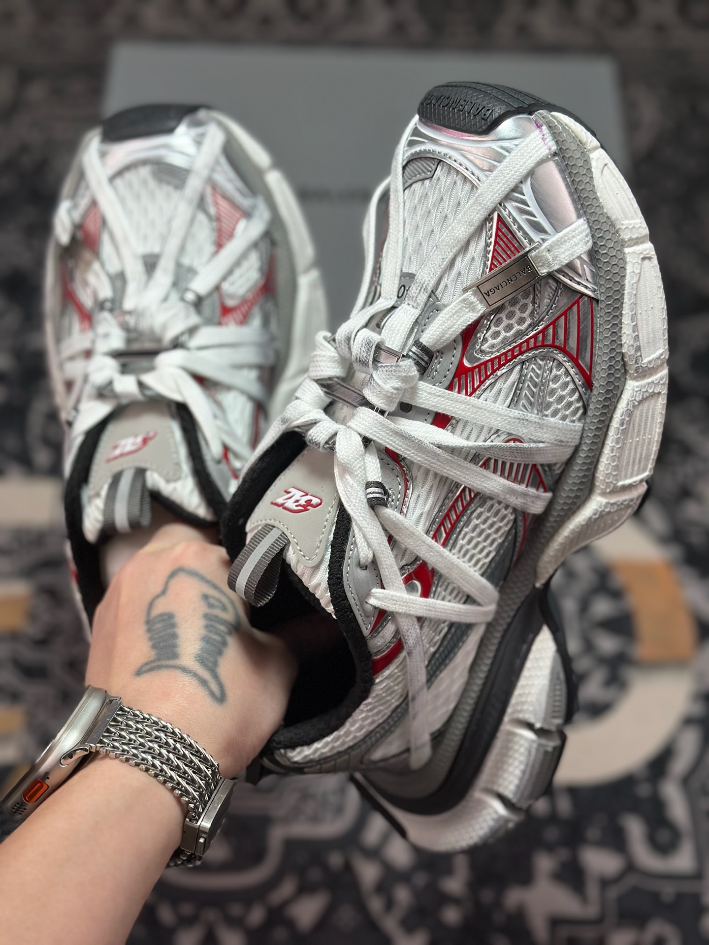 巴黎世家BALENCIAGA 3XL Sneakers 3+系列低帮复古阔型底姥爹风潮流百搭休闲慢跑鞋“白银红木乃伊绑绳”325601 W3XCH 1000
