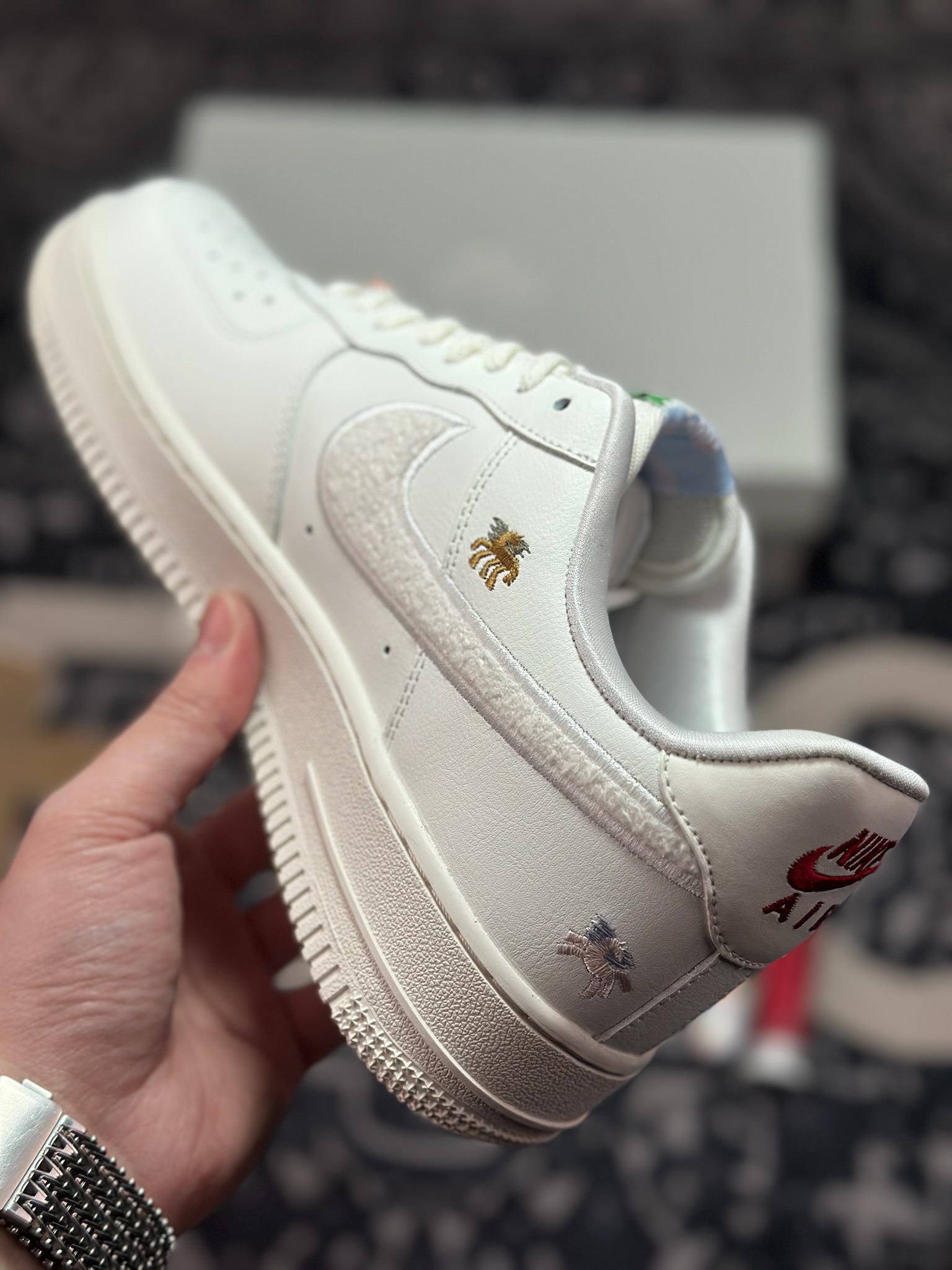 原装级别 NK Air Force 1 ” N” 马年限定 空军一号休闲板鞋 IQ1143-100-莆田鞋,莆田鞋货源,高仿鞋,高仿鞋货源,安福档口,莆田高仿鞋,莆田鞋批发,高仿鞋批发,莆田高仿运动鞋,高仿运动鞋,莆田运动鞋 原装级别 NK Air Force 1 ” N” 马年限定 空军一号休闲板鞋 IQ1143-100