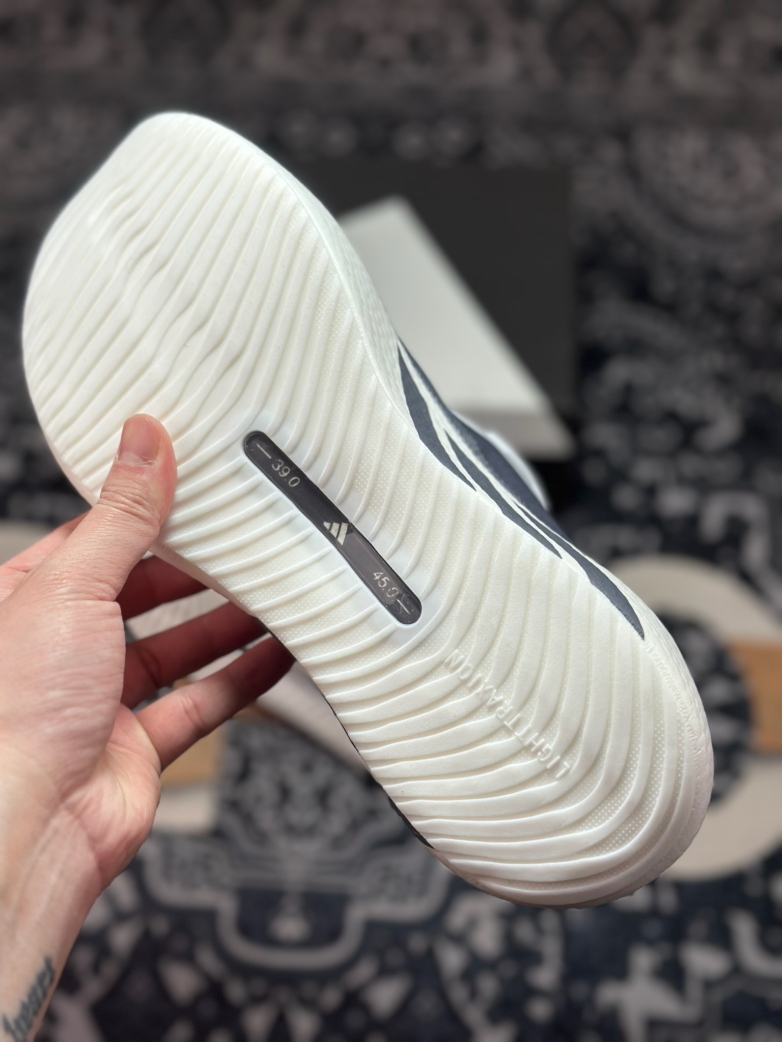 原装级别 AD Hyper Boost Edge M 轻量竞速运动跑鞋 KJ0751-Top High Quatity Cheap Sneakers Fashion Clothing Clothes Bags handbags Shoes of all Brand wholesale With The best Quality And Beautiful Price from China Factory Chinese suppliers wholesaler seller 原装级别 AD Hyper Boost Edge M 轻量竞速运动跑鞋 KJ0751