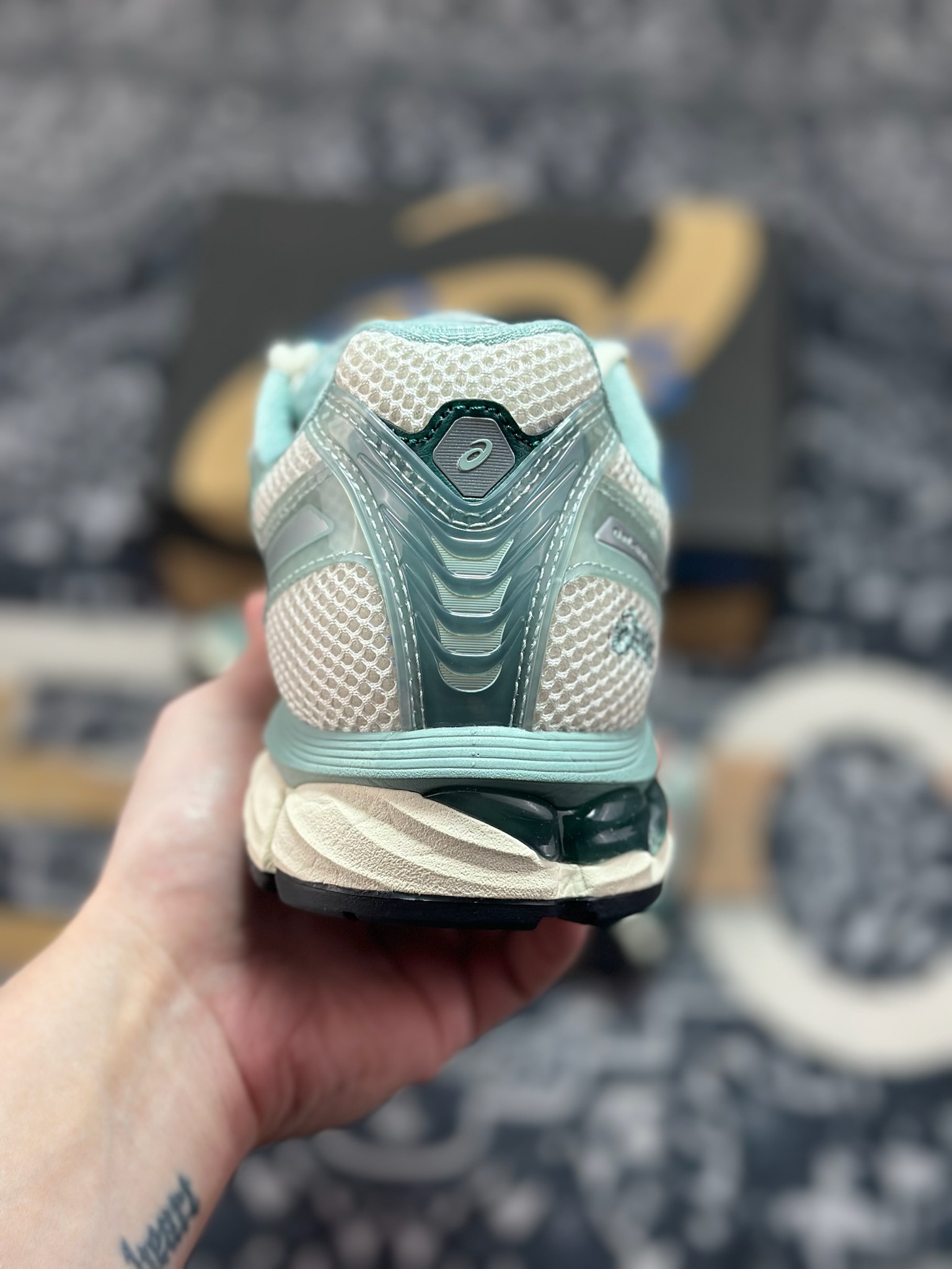 B6300 优选 原装级别 KITH x Asics 亚瑟士 GEL-Kayano 12.1 联名款低帮运动休闲跑步鞋 1203A675-100