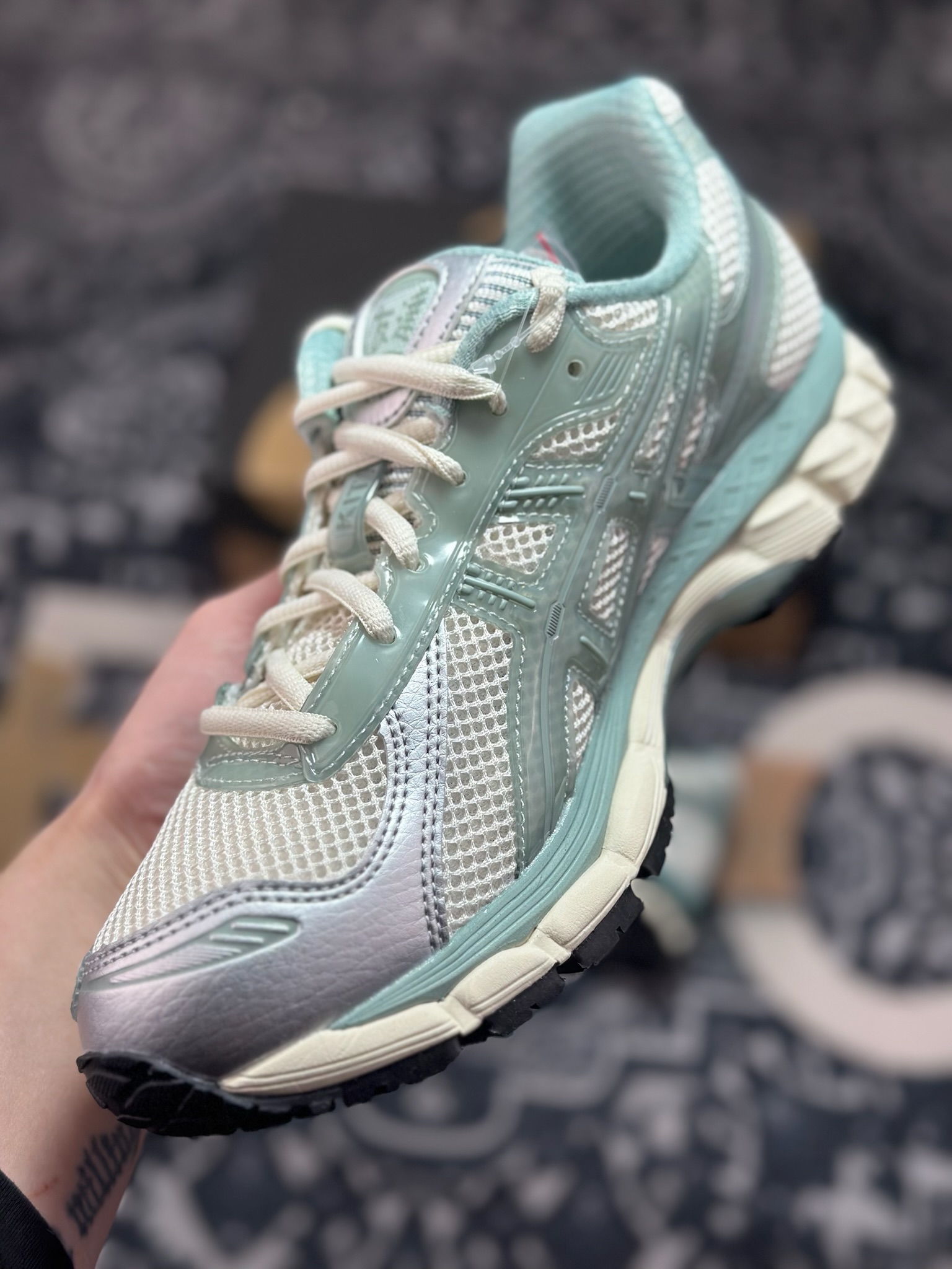 B6300 优选 原装级别 KITH x Asics 亚瑟士 GEL-Kayano 12.1 联名款低帮运动休闲跑步鞋 1203A675-100