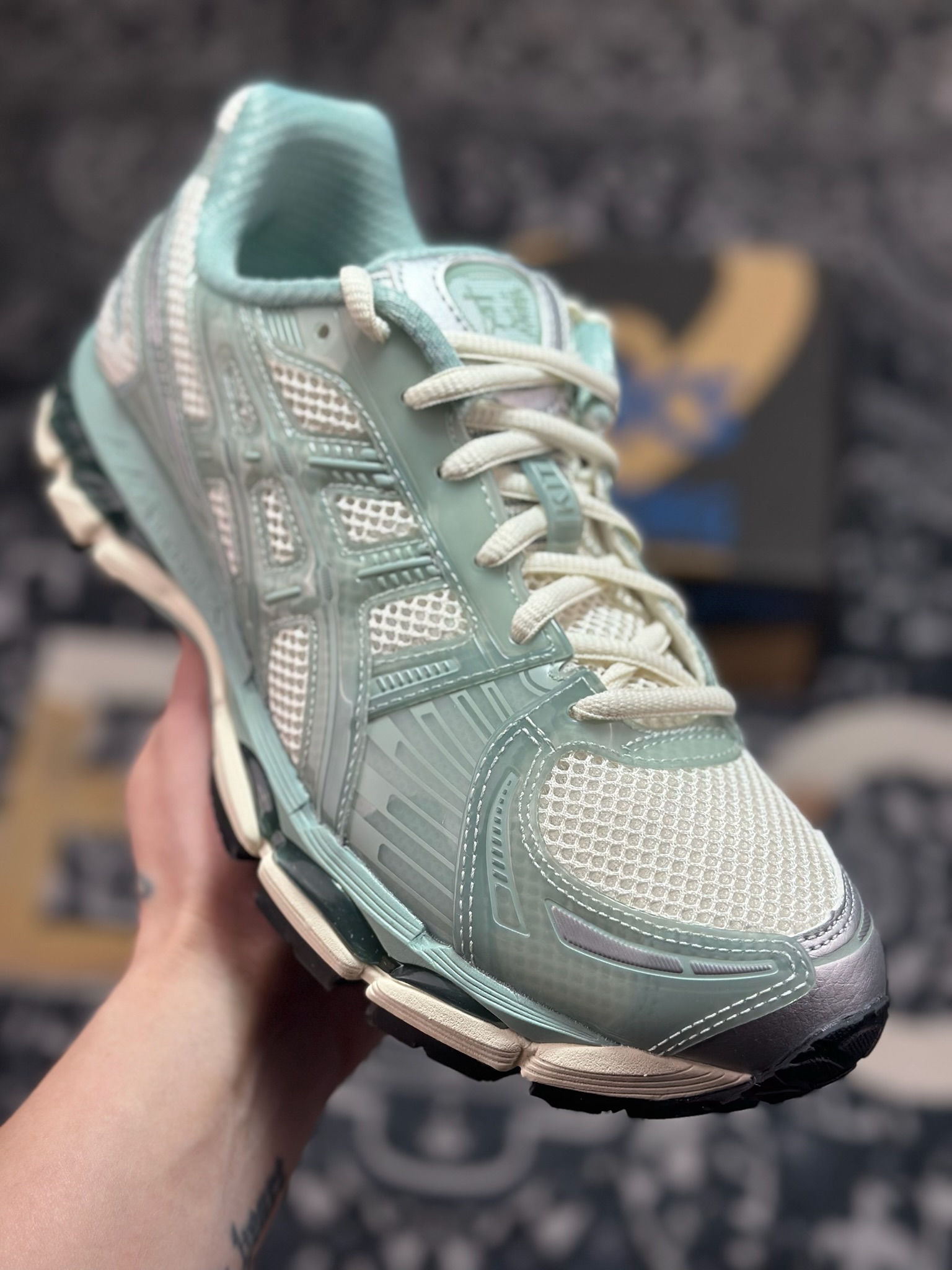 B6300 优选 原装级别 KITH x Asics 亚瑟士 GEL-Kayano 12.1 联名款低帮运动休闲跑步鞋 1203A675-100