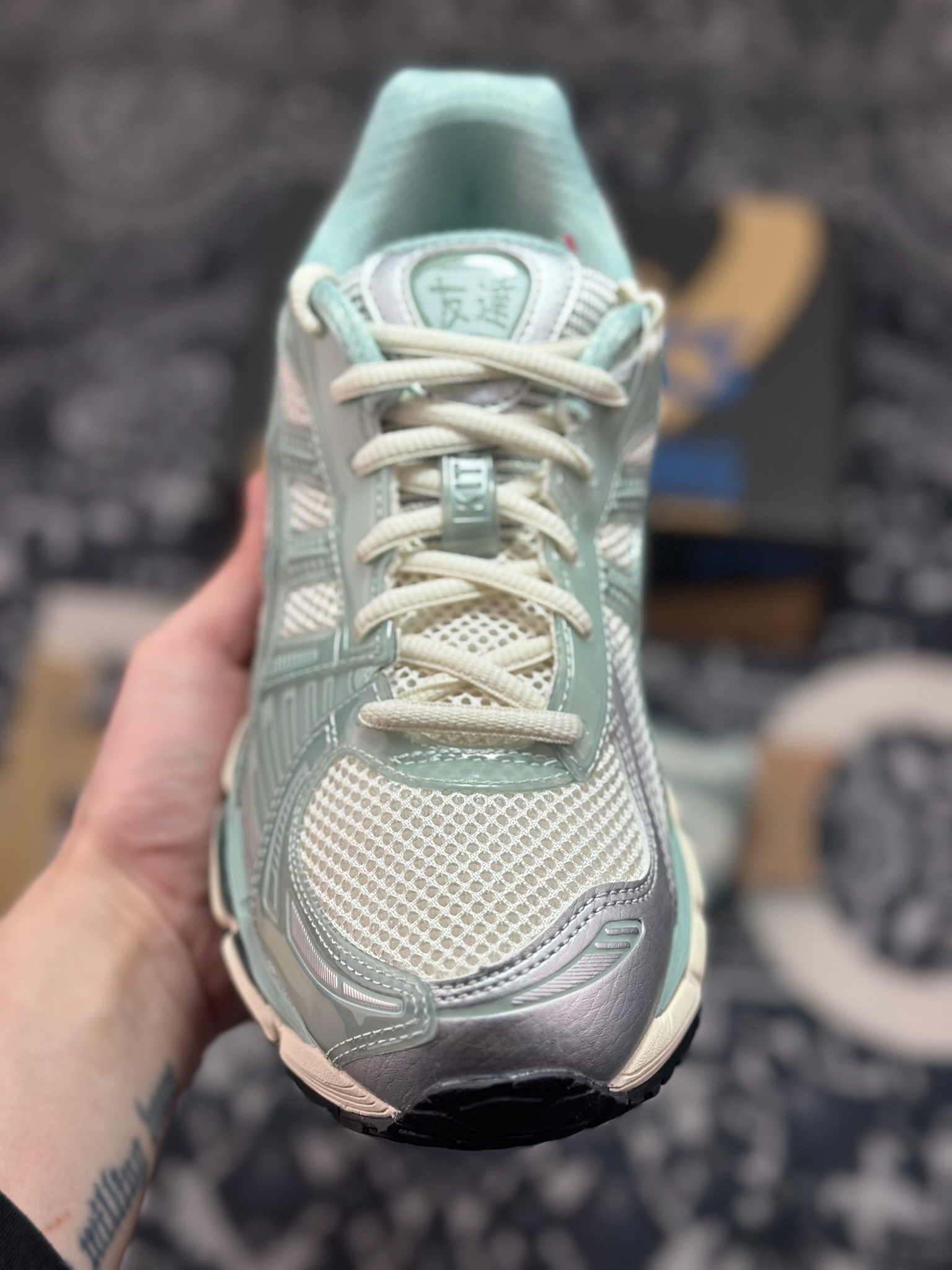 B6300 优选 原装级别 KITH x Asics 亚瑟士 GEL-Kayano 12.1 联名款低帮运动休闲跑步鞋 1203A675-100