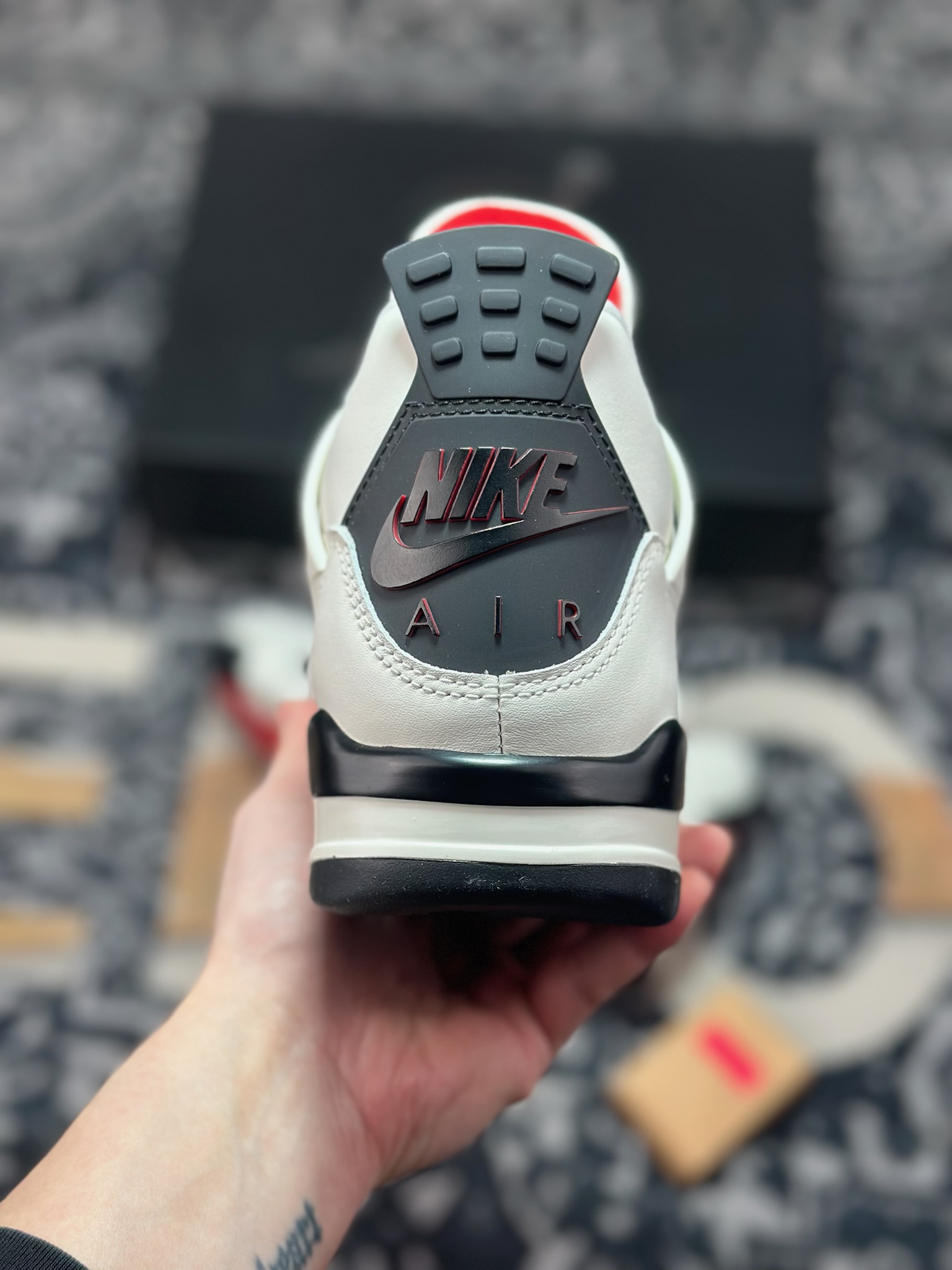 D0450 优选 原装级别 Air Jordan 4 Retro AJ4乔4 男子文化篮球鞋 IM4002-100-Chinese UA Cheap High Quatity Brand Clothes Bags handbags Sneakers wholesale wholesaler seller from China Factory suppliers Fashion Clothing Shoes best Quality Beautiful Price D0450 优选 原装级别 Air Jordan 4 Retro AJ4乔4 男子文化篮球鞋 IM4002-100