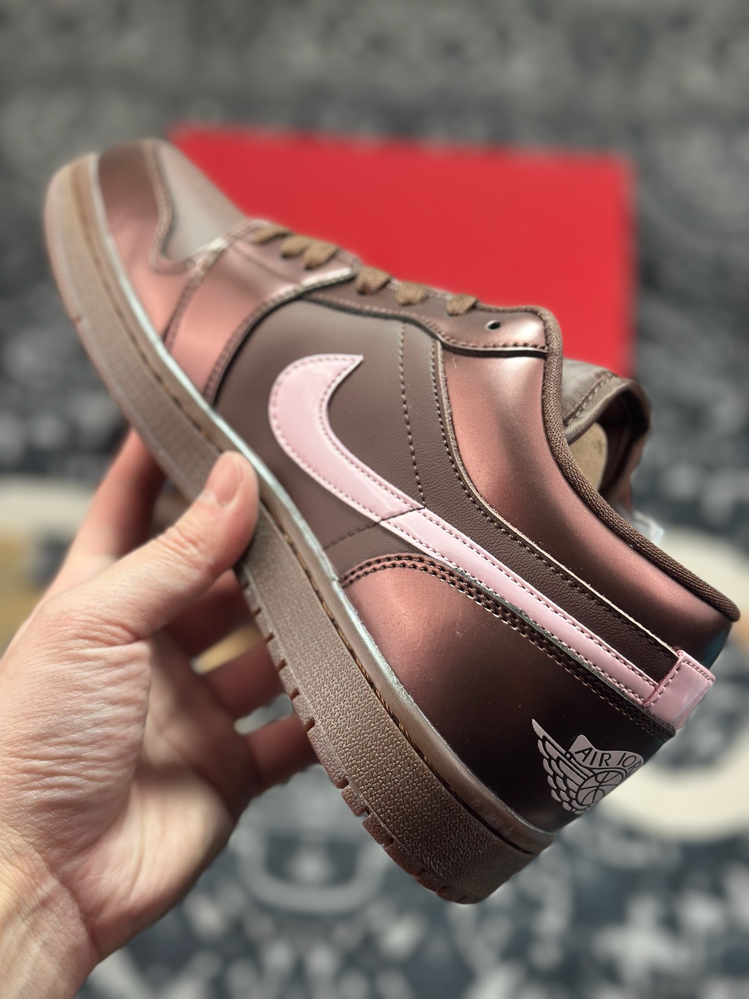 原装级别 Air Jordan 1 Low AJ1 乔1“情人节限定 巧克力” 低帮复古文化篮球鞋 IQ9787-262-Top High Quatity Cheap Sneakers Fashion Clothing Clothes Bags handbags Shoes of all Brand wholesale With The best Quality And Beautiful Price from China Factory Chinese suppliers wholesaler seller 原装级别 Air Jordan 1 Low AJ1 乔1“情人节限定 巧克力” 低帮复古文化篮球鞋 IQ9787-262