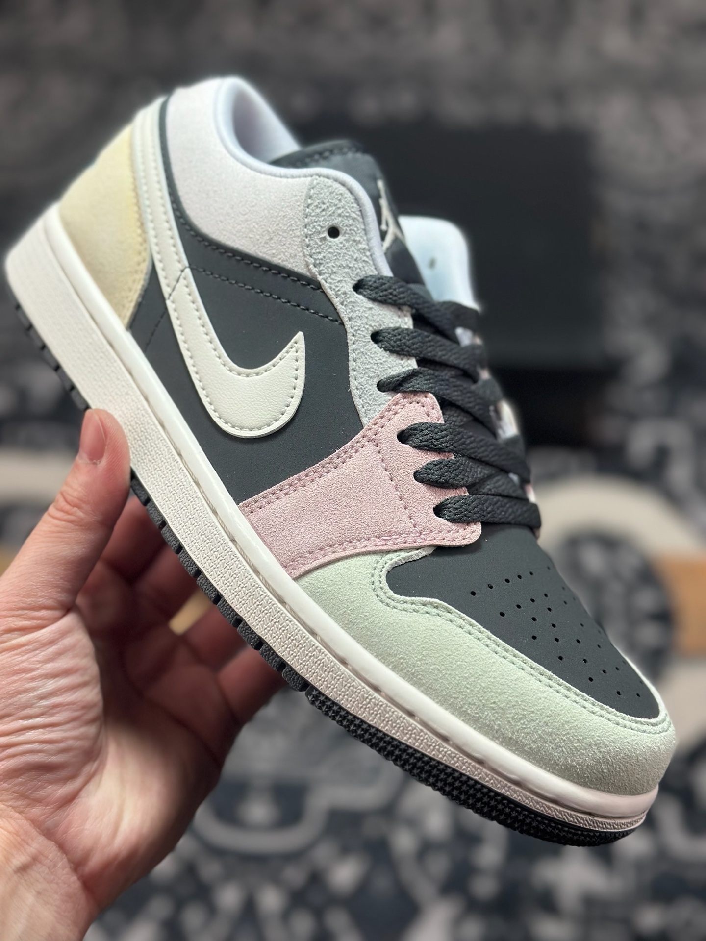 原装级别 Air Jordan 1 Low AJ1 乔1黑粉绿白勾 低帮复古文化篮球鞋 IB7109-004 原装级别 Air Jordan 1 Low AJ1 乔1黑粉绿白勾 低帮复古文化篮球鞋 IB7109-004