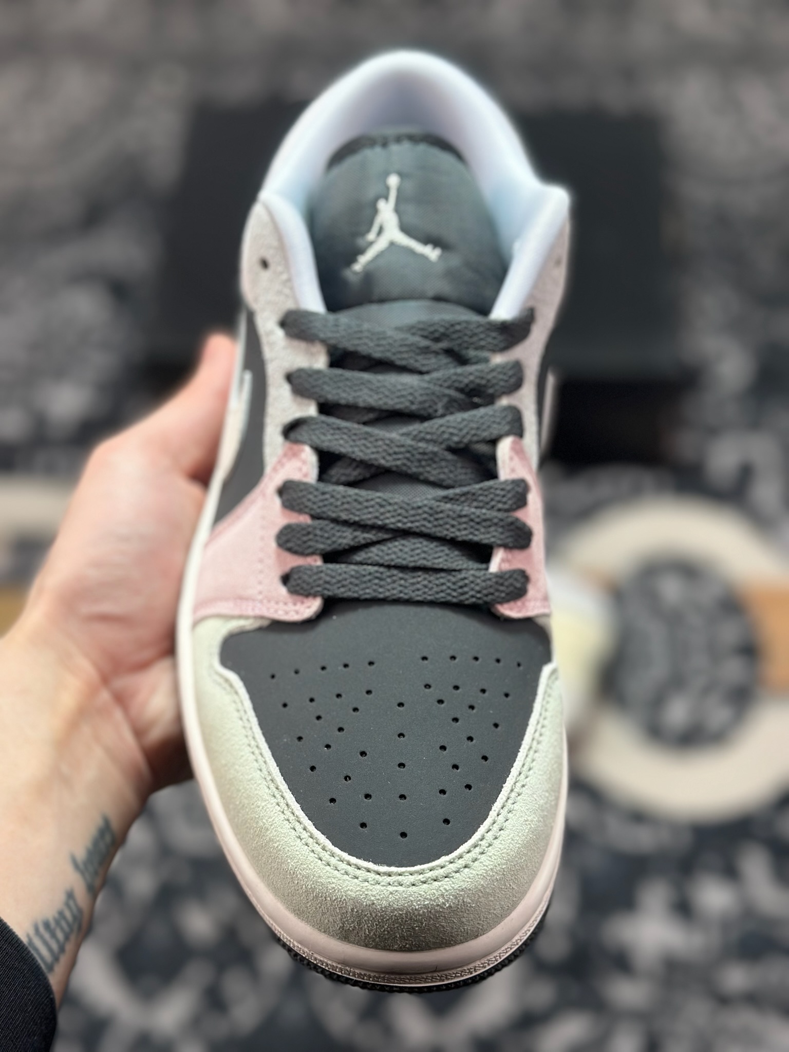 原装级别 Air Jordan 1 Low AJ1 乔1黑粉绿白勾 低帮复古文化篮球鞋 IB7109-004 原装级别 Air Jordan 1 Low AJ1 乔1黑粉绿白勾 低帮复古文化篮球鞋 IB7109-004
