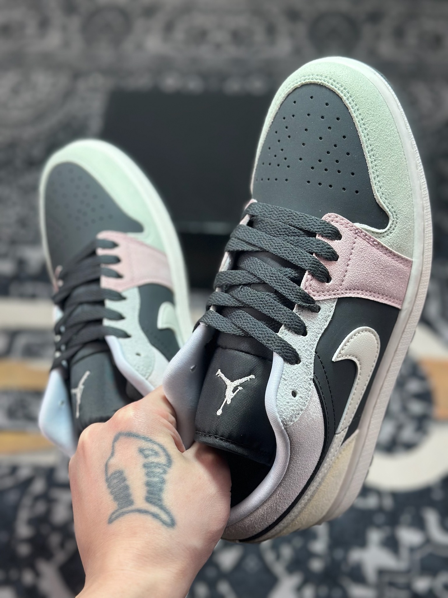 原装级别 Air Jordan 1 Low AJ1 乔1黑粉绿白勾 低帮复古文化篮球鞋 IB7109-004 原装级别 Air Jordan 1 Low AJ1 乔1黑粉绿白勾 低帮复古文化篮球鞋 IB7109-004