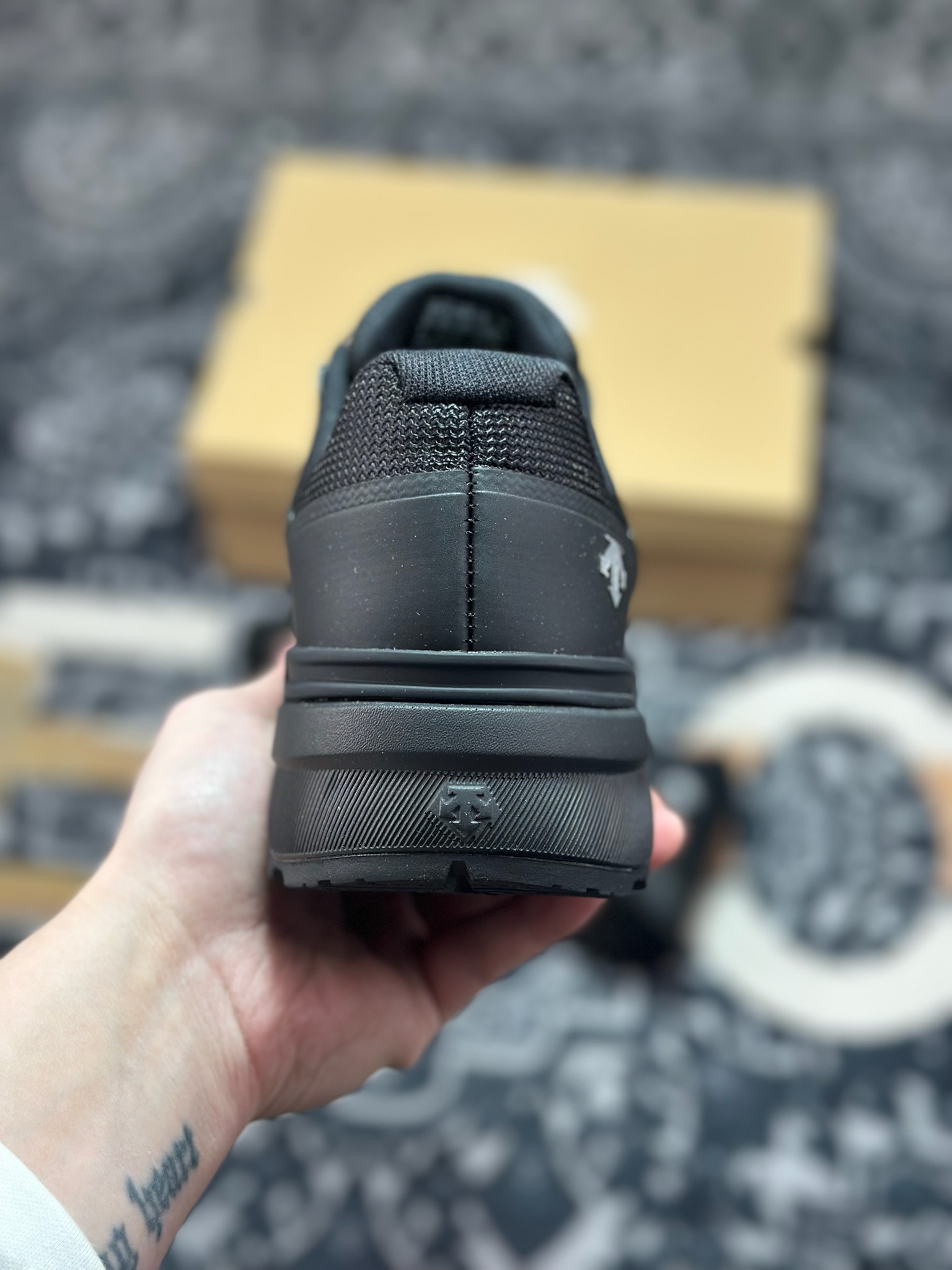 原装级别 迪桑特Descente Prime Wire GTX 2.0 黑色 户外时尚简约透气休闲运动鞋-Top High Quatity Cheap Sneakers Fashion Clothing Clothes Bags handbags Shoes of all Brand wholesale With The best Quality And Beautiful Price from China Factory Chinese suppliers wholesaler seller 原装级别 迪桑特Descente Prime Wire GTX 2.0 黑色 户外时尚简约透气休闲运动鞋