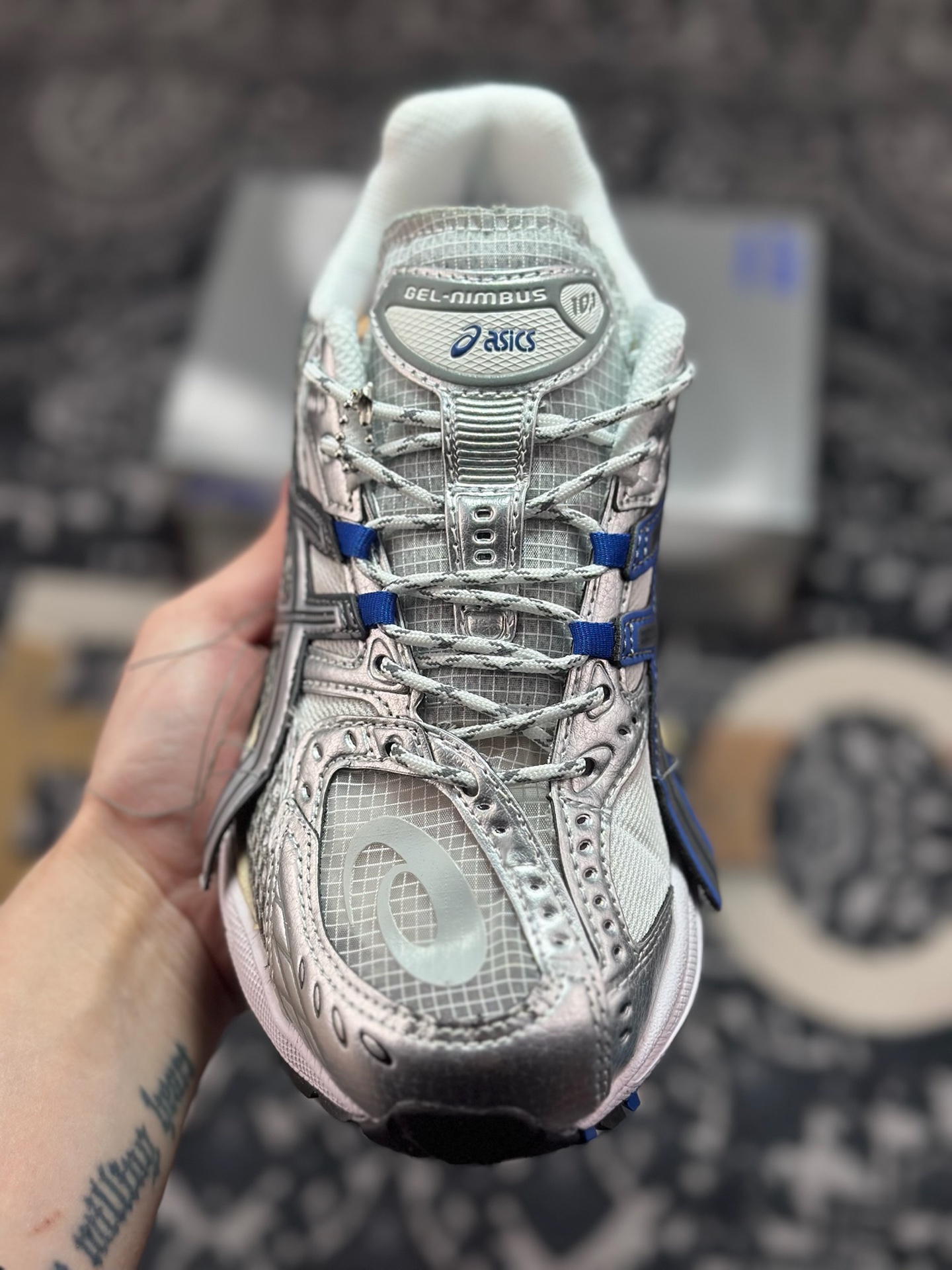 原装级别 INVINCIBLE x Asics Gel-Nimbus 10.1 银蓝色 亚瑟士复古先锋潮流拼接休闲跑步鞋 1203A814-021-Top High Quatity Cheap Sneakers Fashion Clothing Clothes Bags handbags Shoes of all Brand wholesale With The best Quality And Beautiful Price from China Factory Chinese suppliers wholesaler seller 原装级别 INVINCIBLE x Asics Gel-Nimbus 10.1 银蓝色 亚瑟士复古先锋潮流拼接休闲跑步鞋 1203A814-021