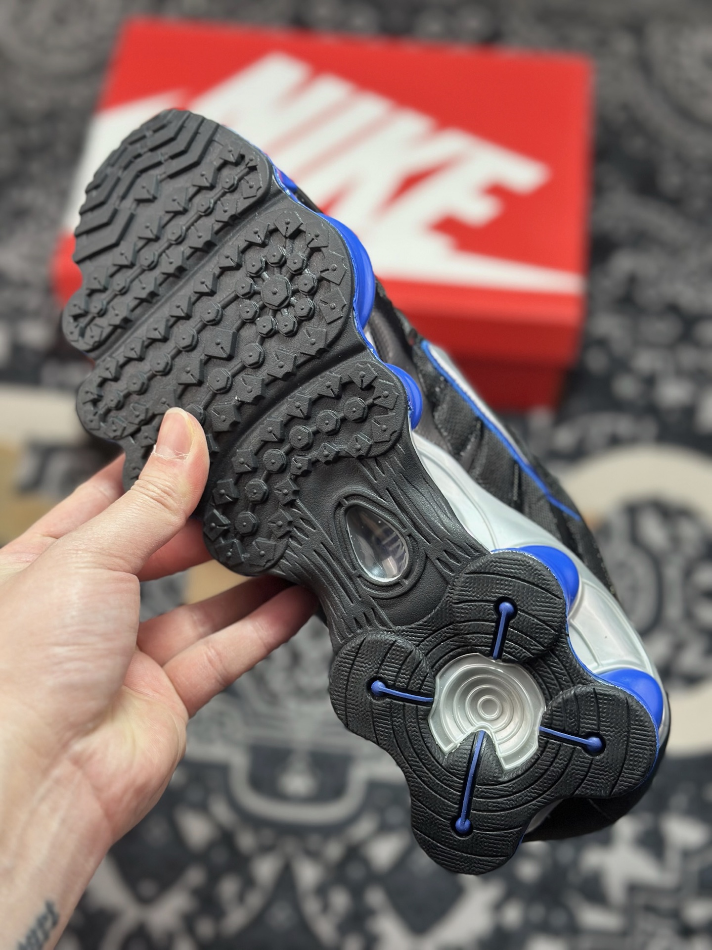 C5380 优选 原装级别 NK Shox TL 全掌气柱缓震休闲运动跑步鞋 CN0151-004-Chinese UA Cheap High Quatity Brand Clothes Bags handbags Sneakers wholesale wholesaler seller from China Factory suppliers Fashion Clothing Shoes best Quality Beautiful Price C5380 优选 原装级别 NK Shox TL 全掌气柱缓震休闲运动跑步鞋 CN0151-004