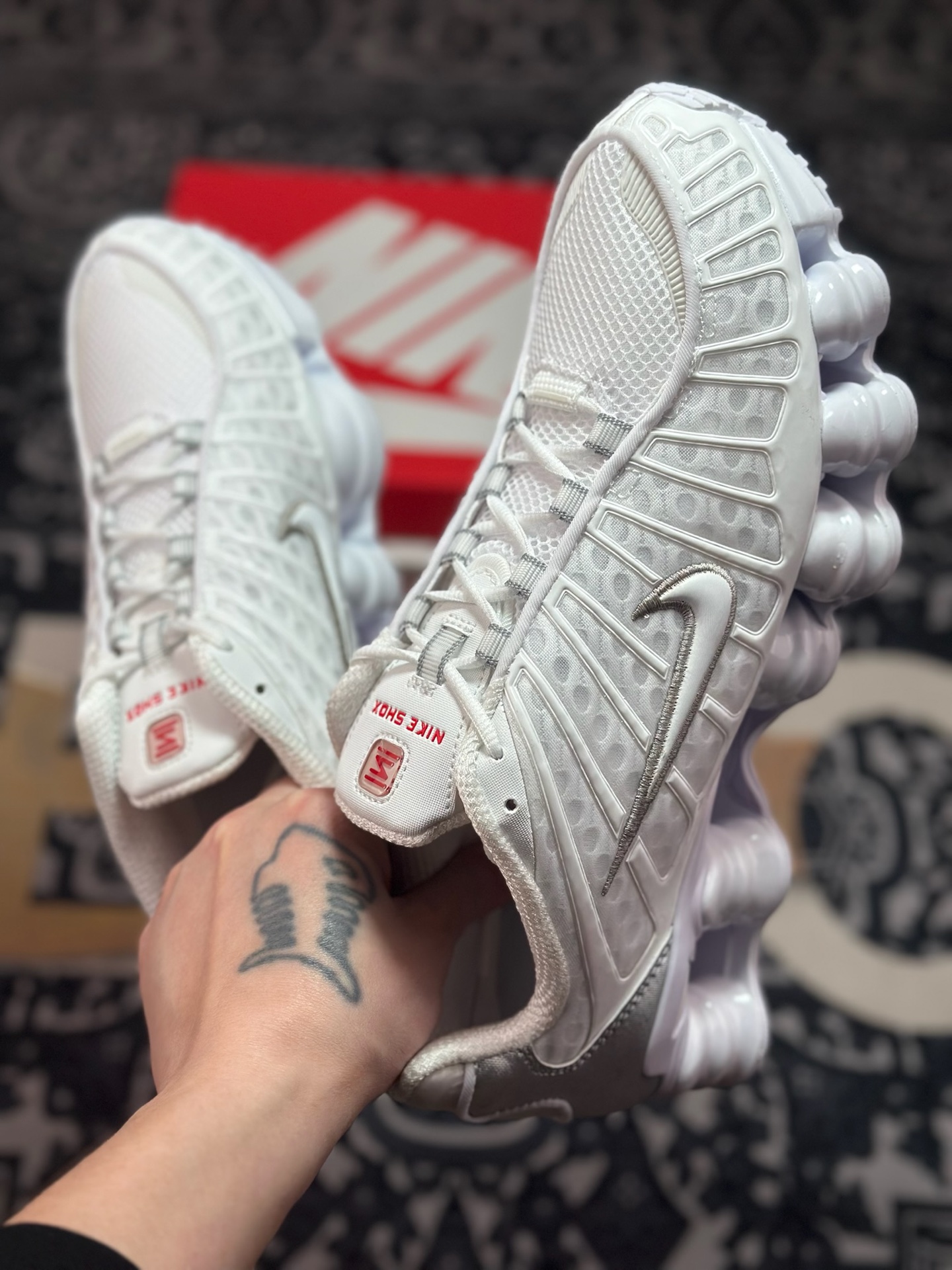 优选 原装级别 NK Shox TL 全掌气柱缓震休闲运动跑步鞋 AV3595-100 优选 原装级别 NK Shox TL 全掌气柱缓震休闲运动跑步鞋 AV3595-100